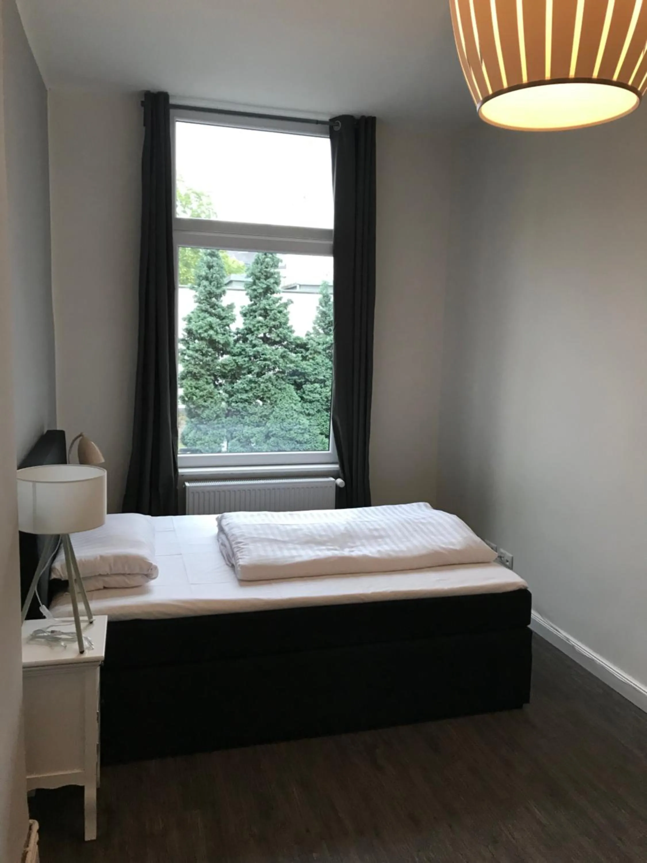 Bed in Hotel Fame am Hauptbahnhof