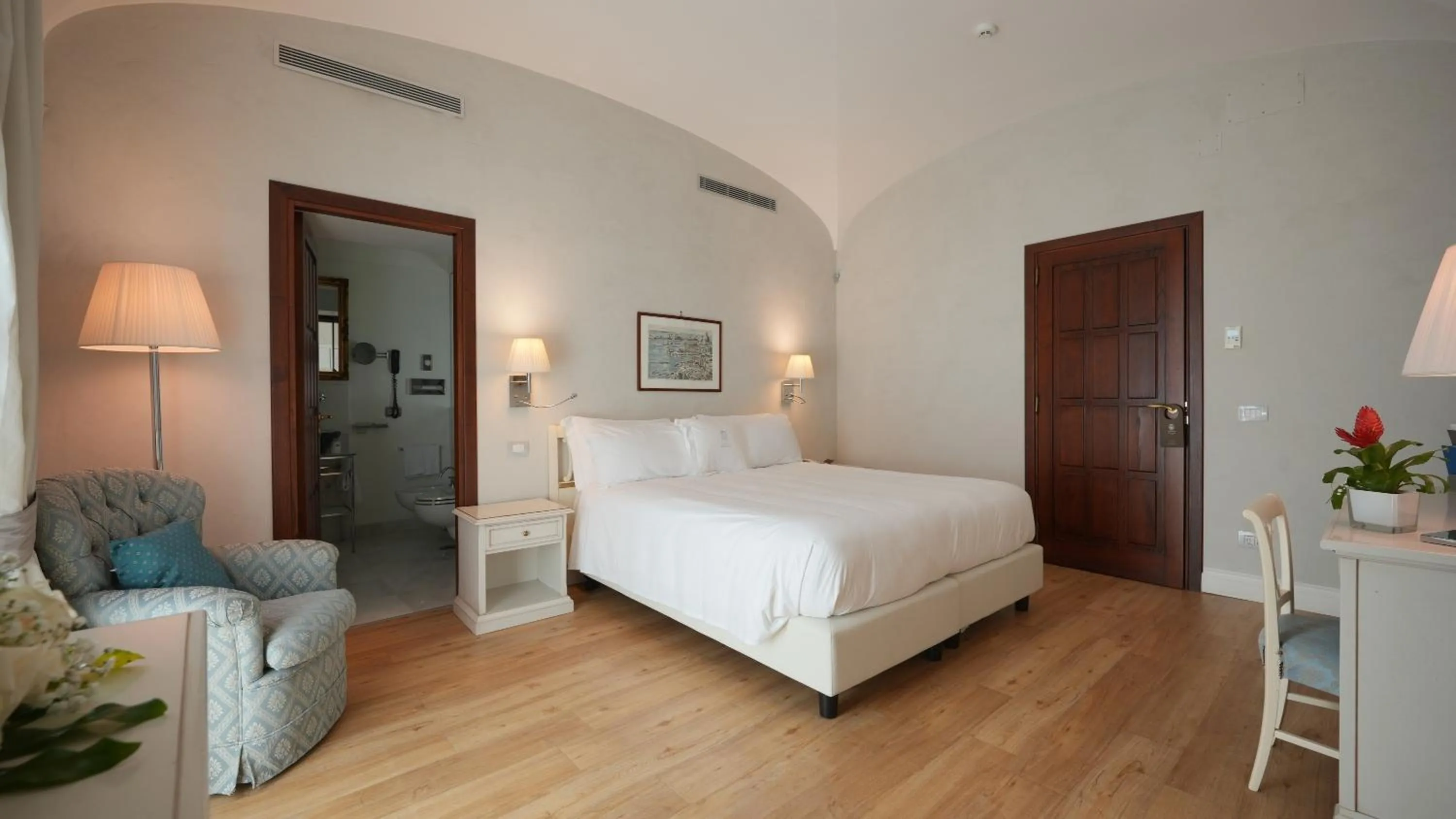 Bedroom, Bed in Grand Hotel Cocumella