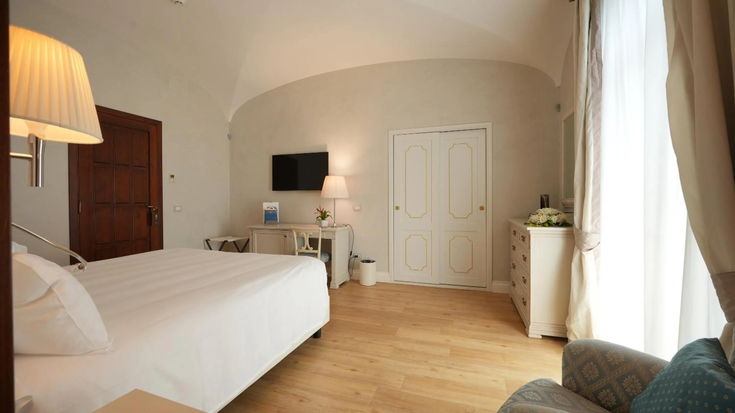 Bedroom, Bed in Grand Hotel Cocumella