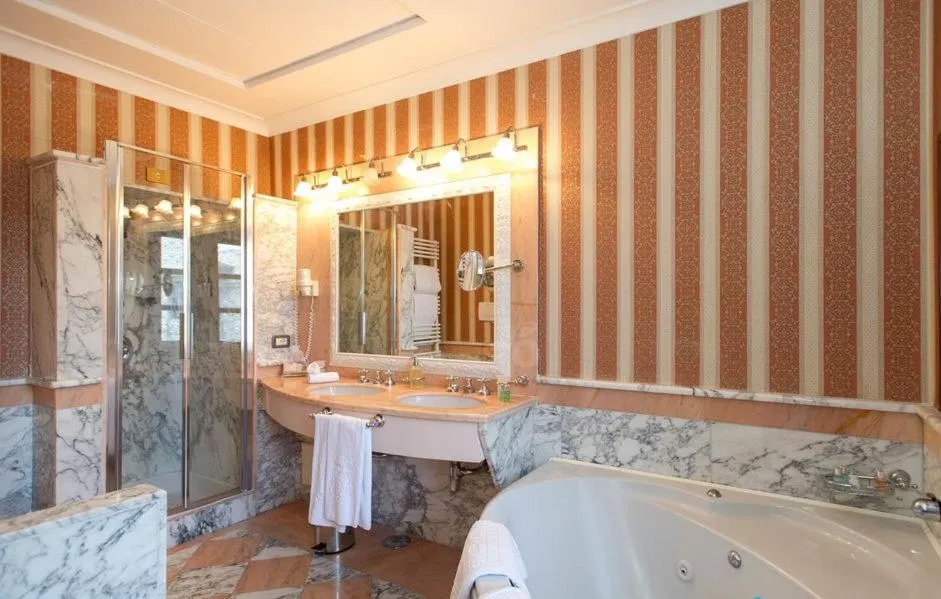 Bathroom in Grand Hotel Cocumella
