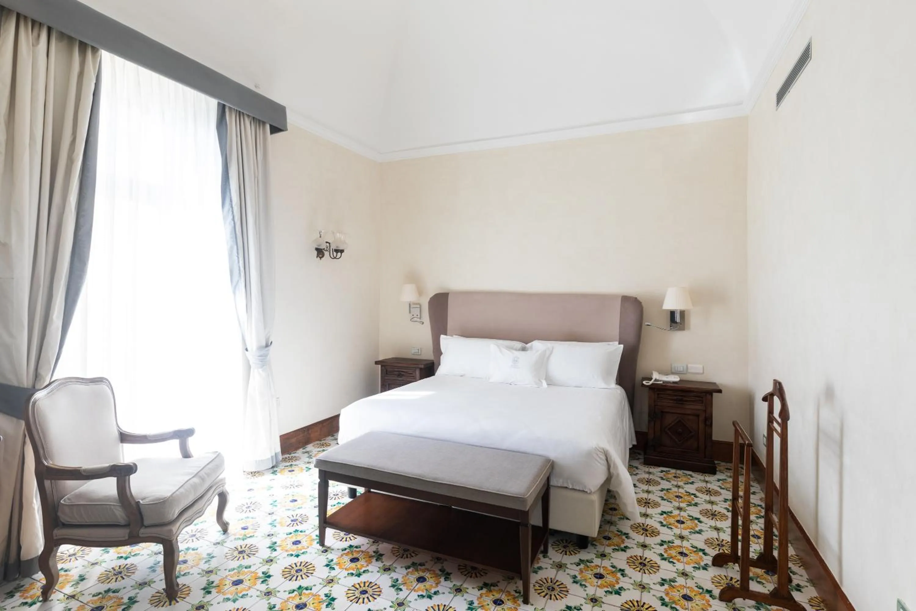 Bedroom, Bed in Grand Hotel Cocumella