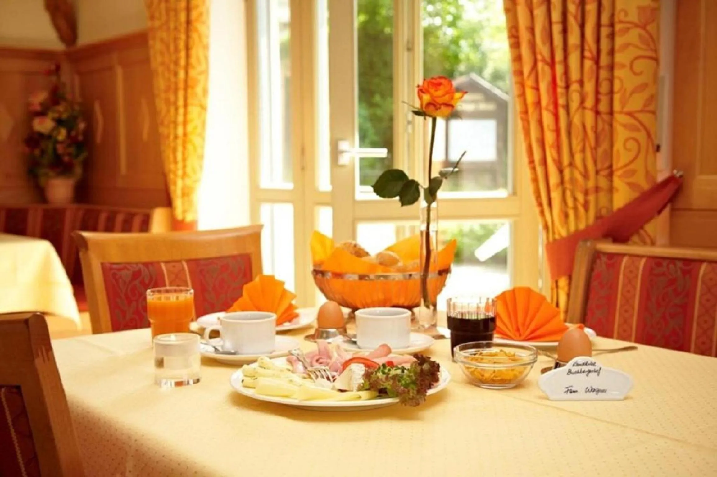 Restaurant/places to eat in Landhotel Buchbergerhof