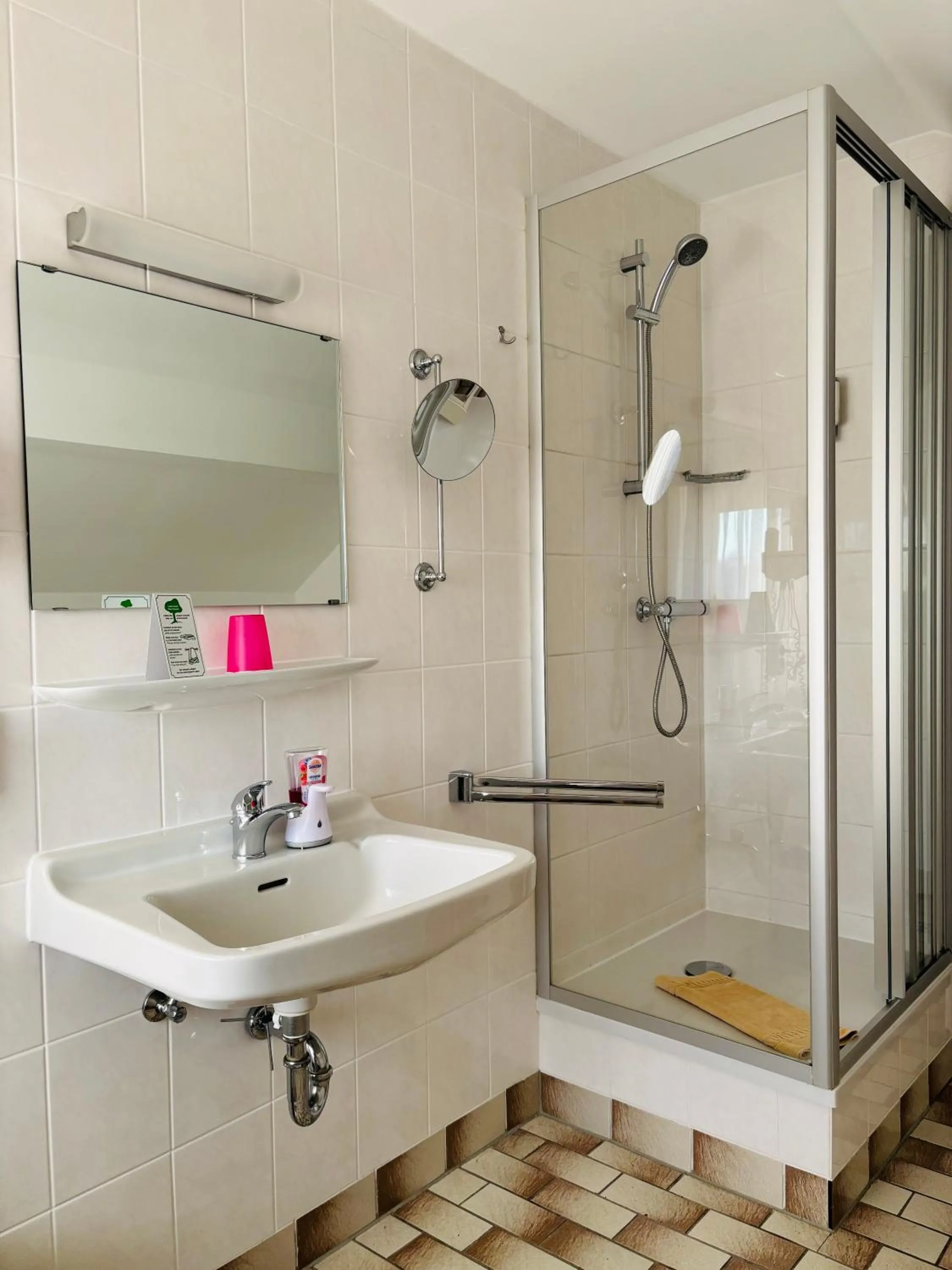 Bathroom in Gasthof Zum Hobel