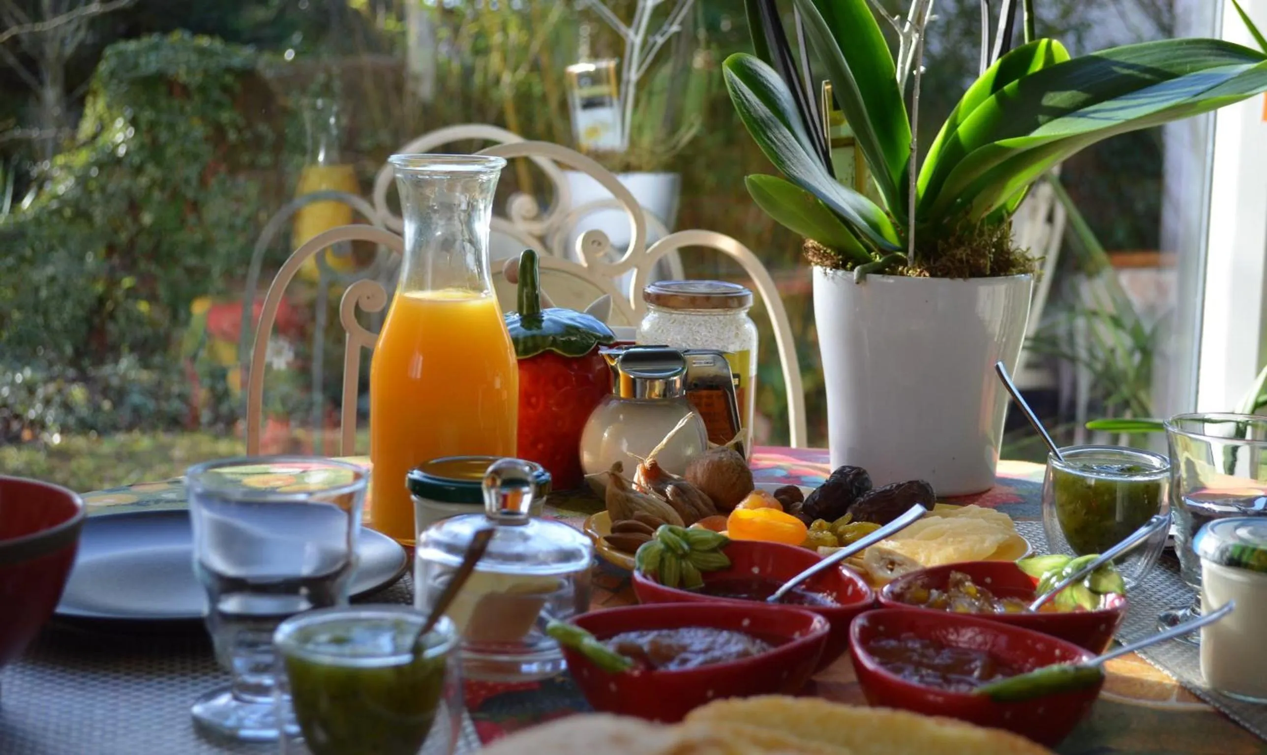 Food and drinks in Couette Et Cafe Crème