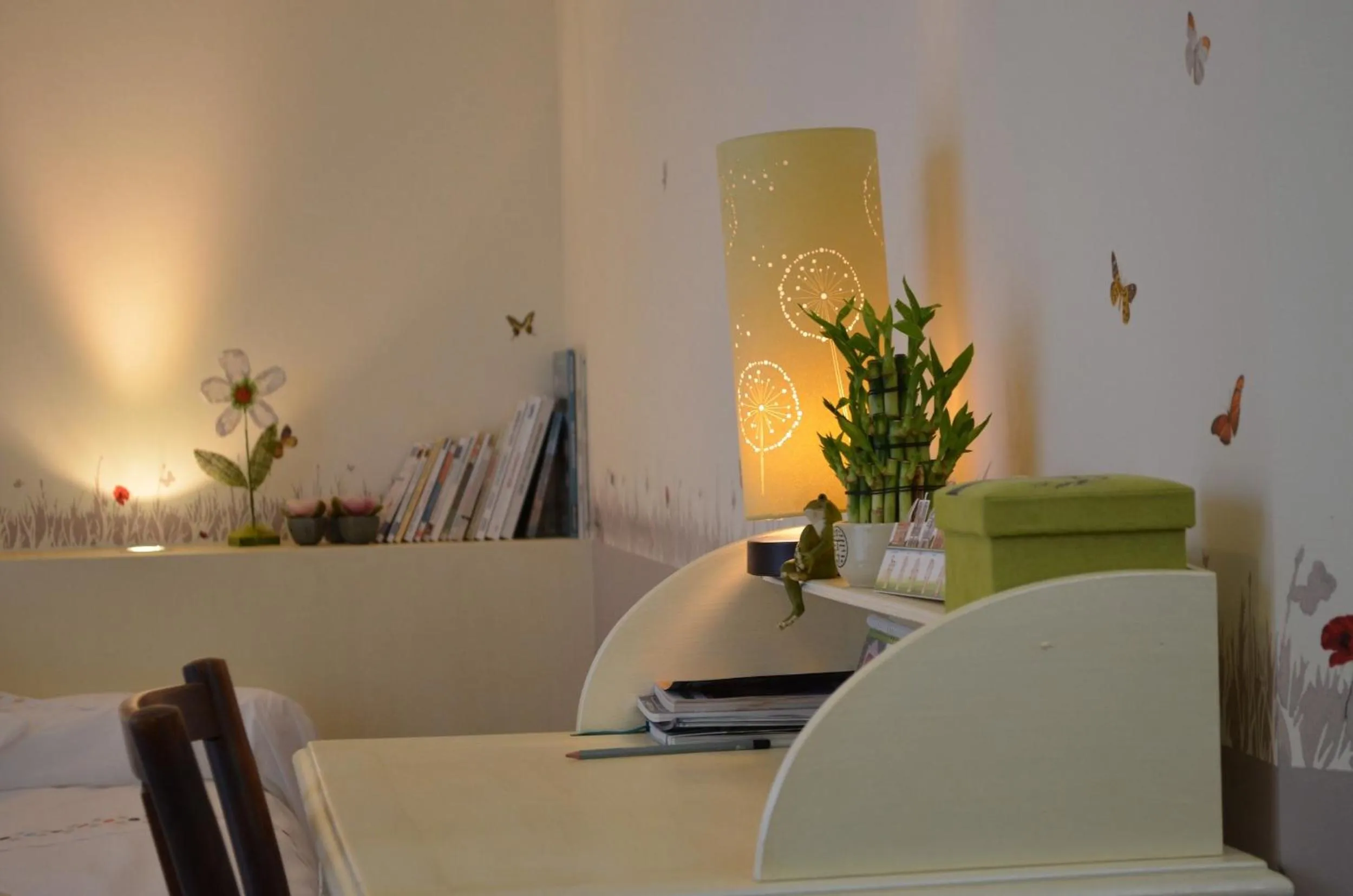 Seating area in Couette Et Cafe Crème