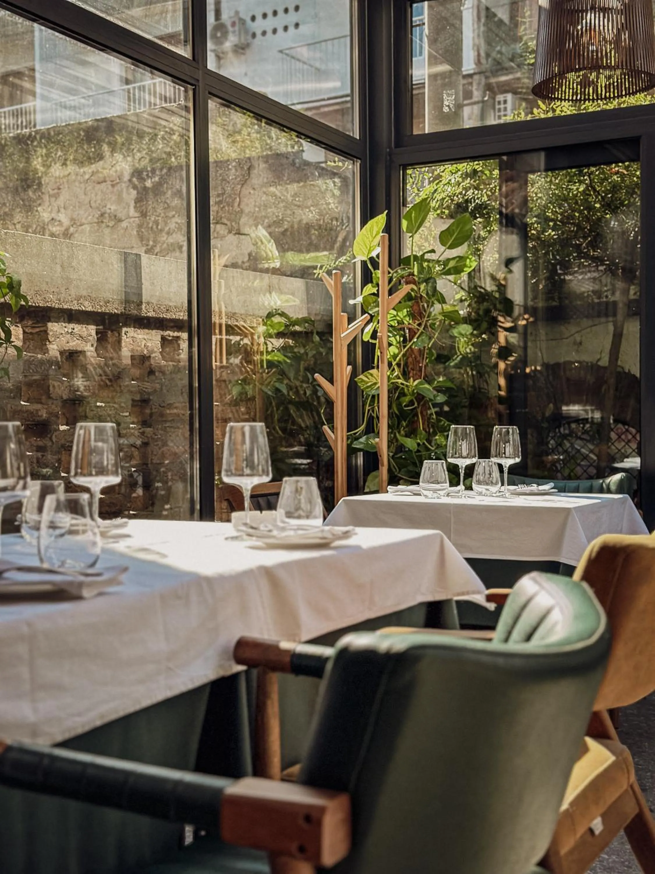 Restaurant/places to eat in Hotel Dum by Muskat