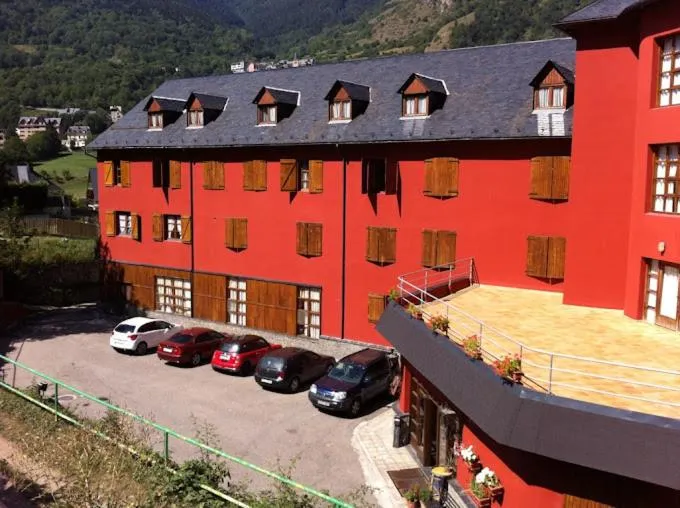 Property building in Hotel Hipic