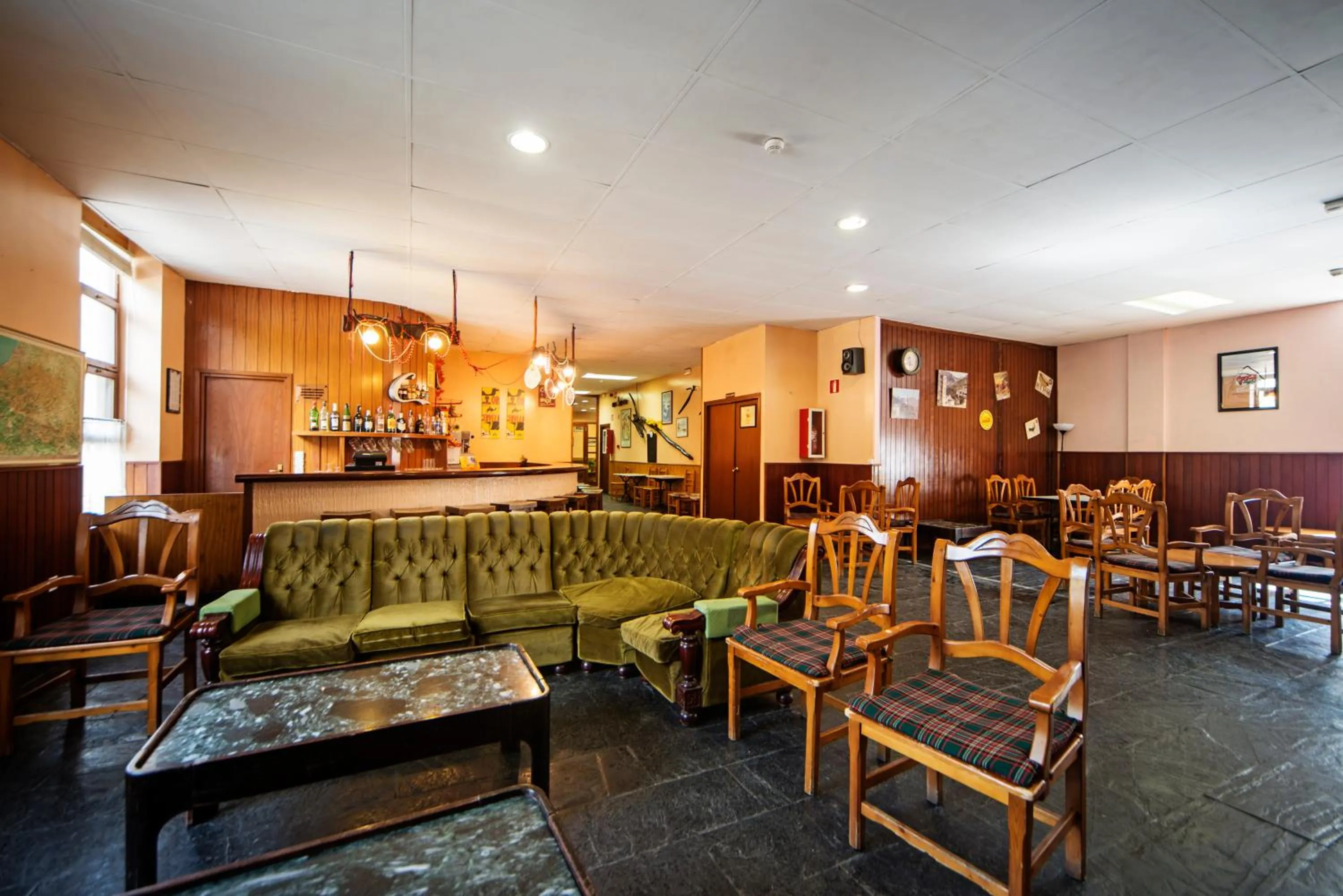 Restaurant/places to eat in Hotel Hipic