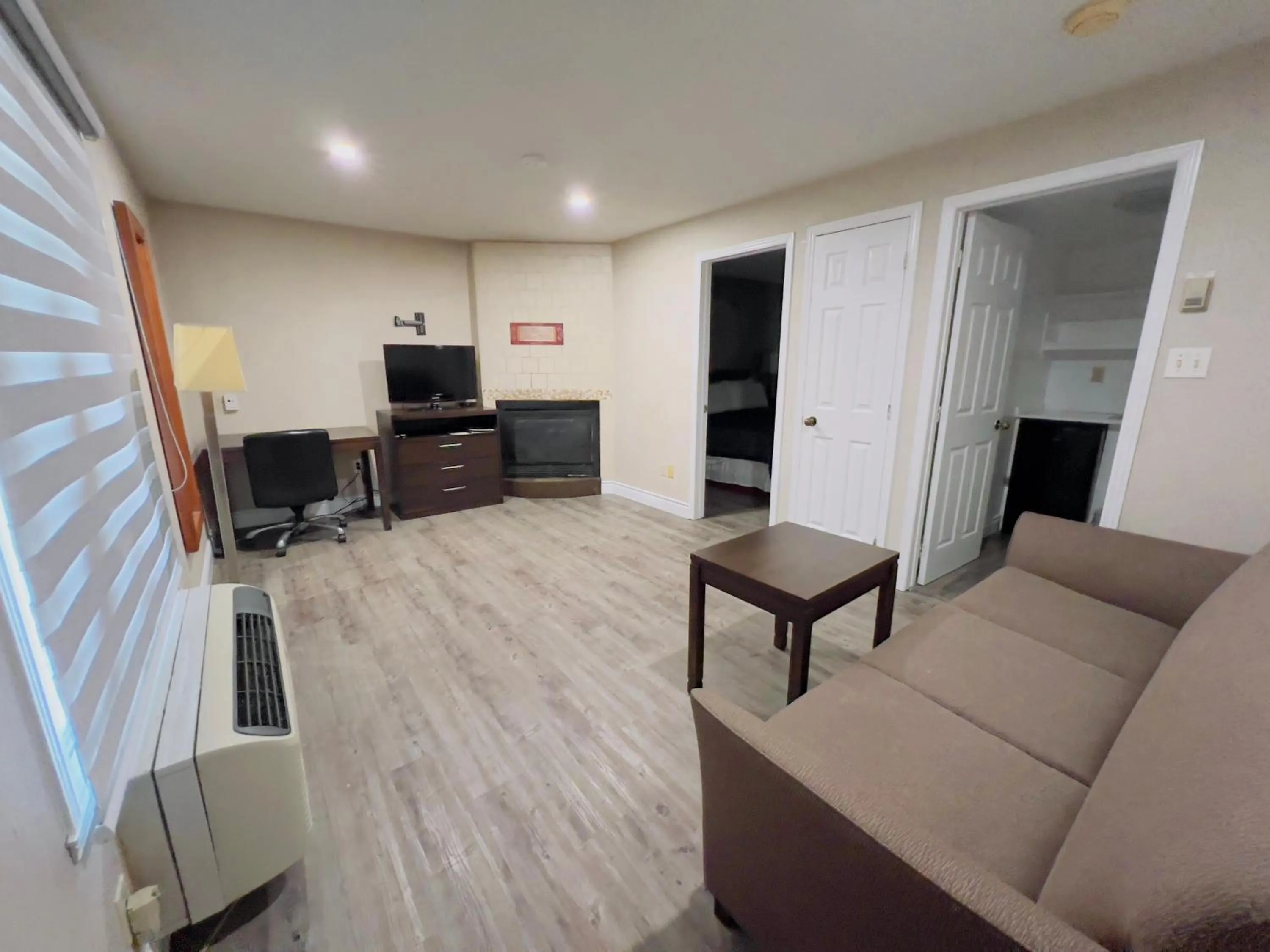 First Canada Hotel Cornwall Hwy 401 ON