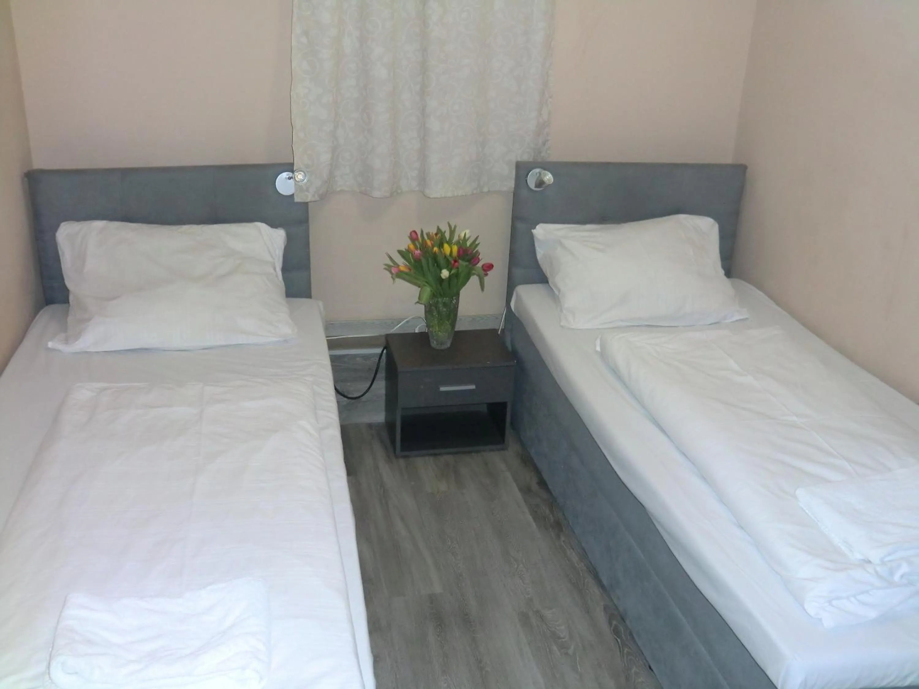 Photo of the whole room, Bed in Panorama Hotel Frankfurt Offenbach Süd