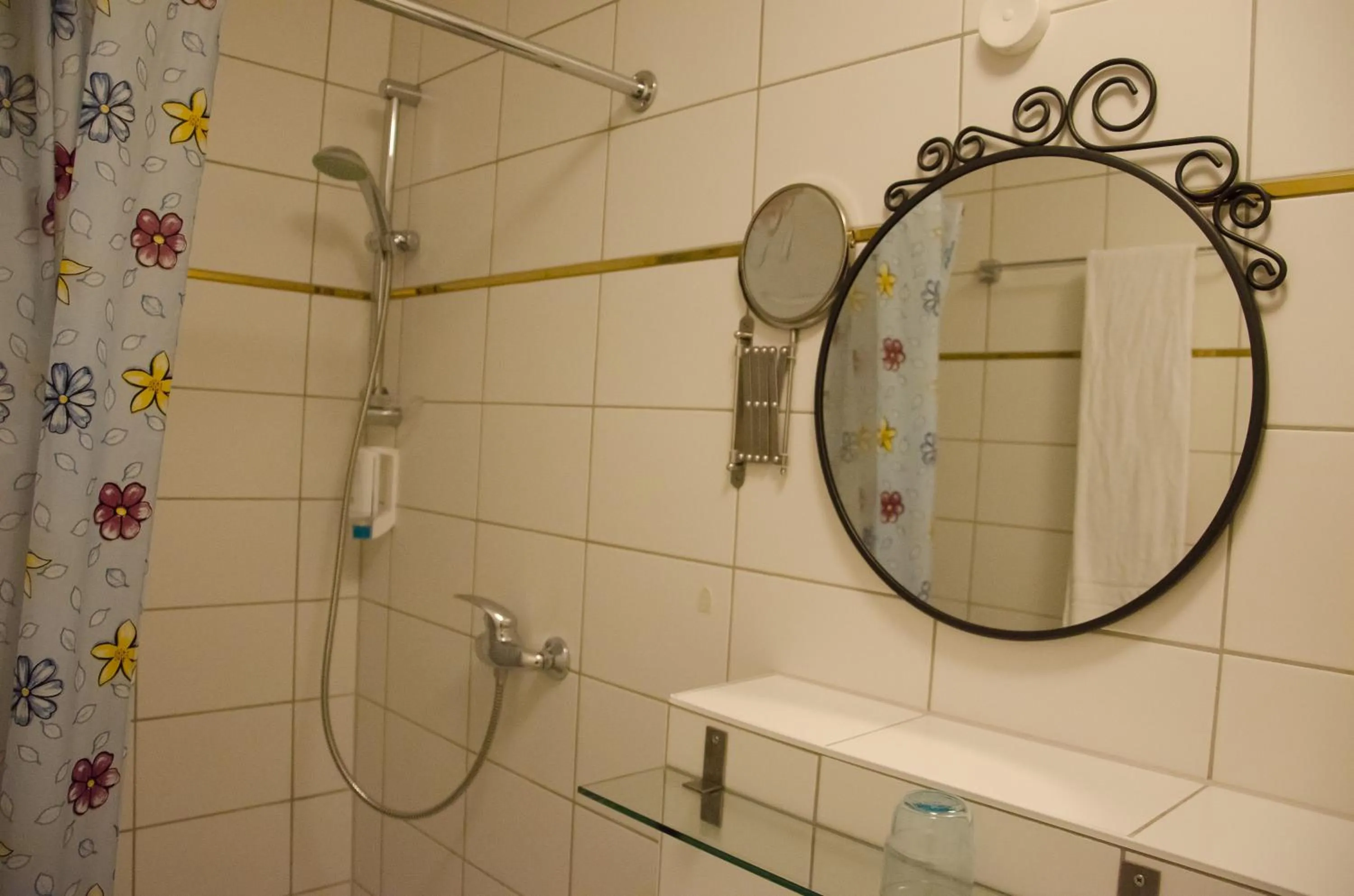 Bathroom in Panorama Hotel Frankfurt Offenbach Süd