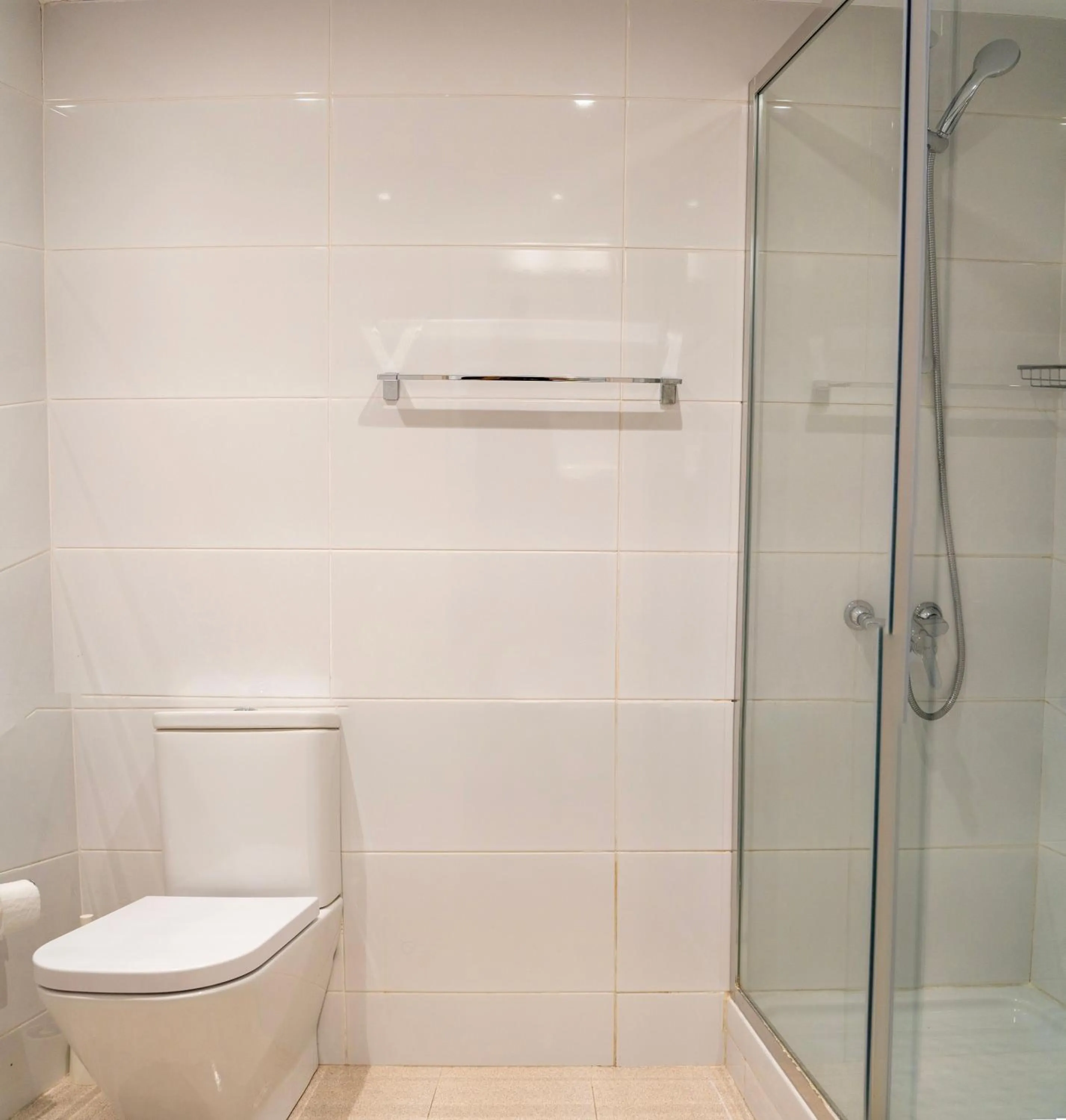 Shower in Apartaments Turístics Residencia Vila Nova