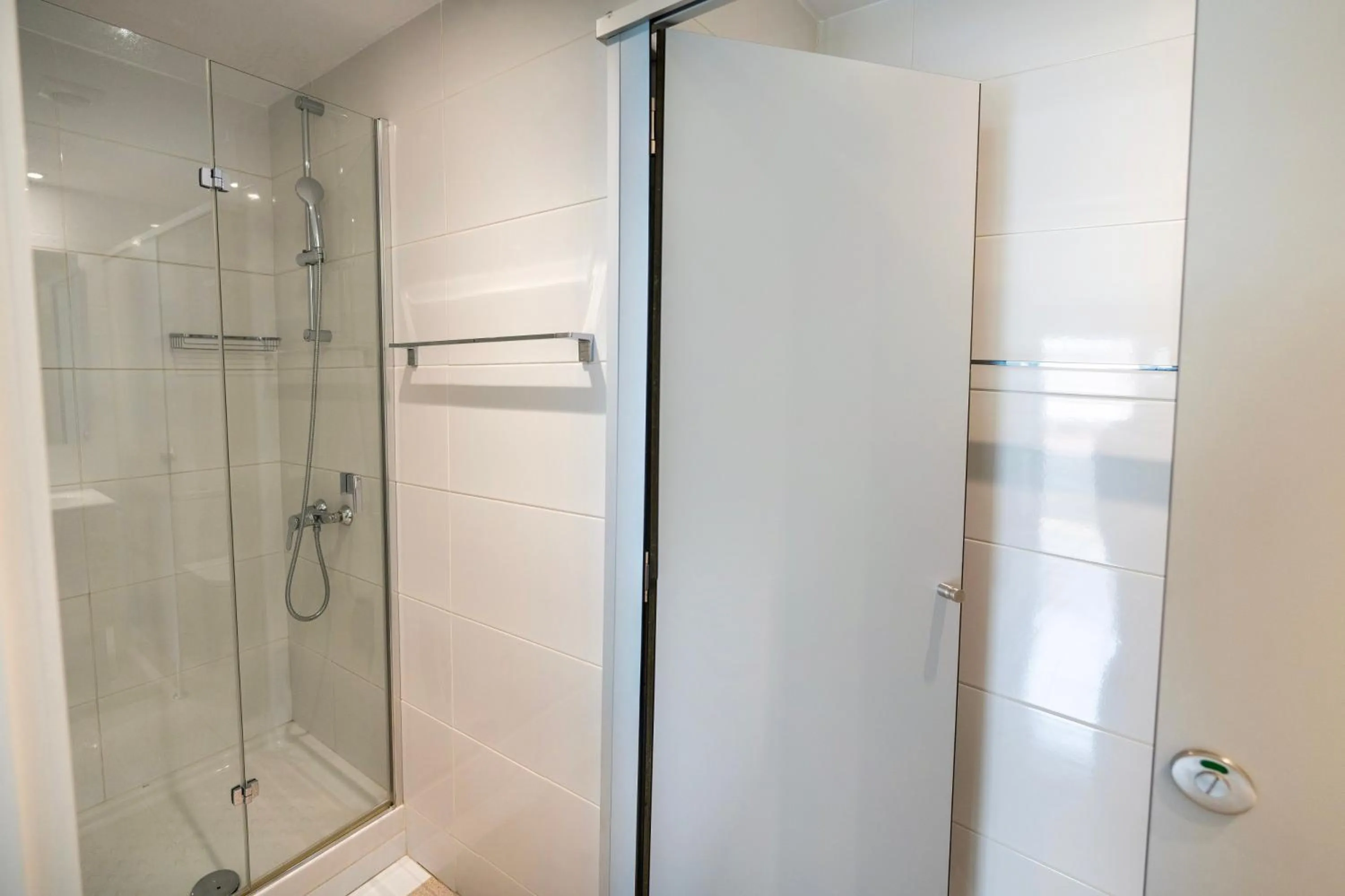 Shower in Apartaments Turístics Residencia Vila Nova