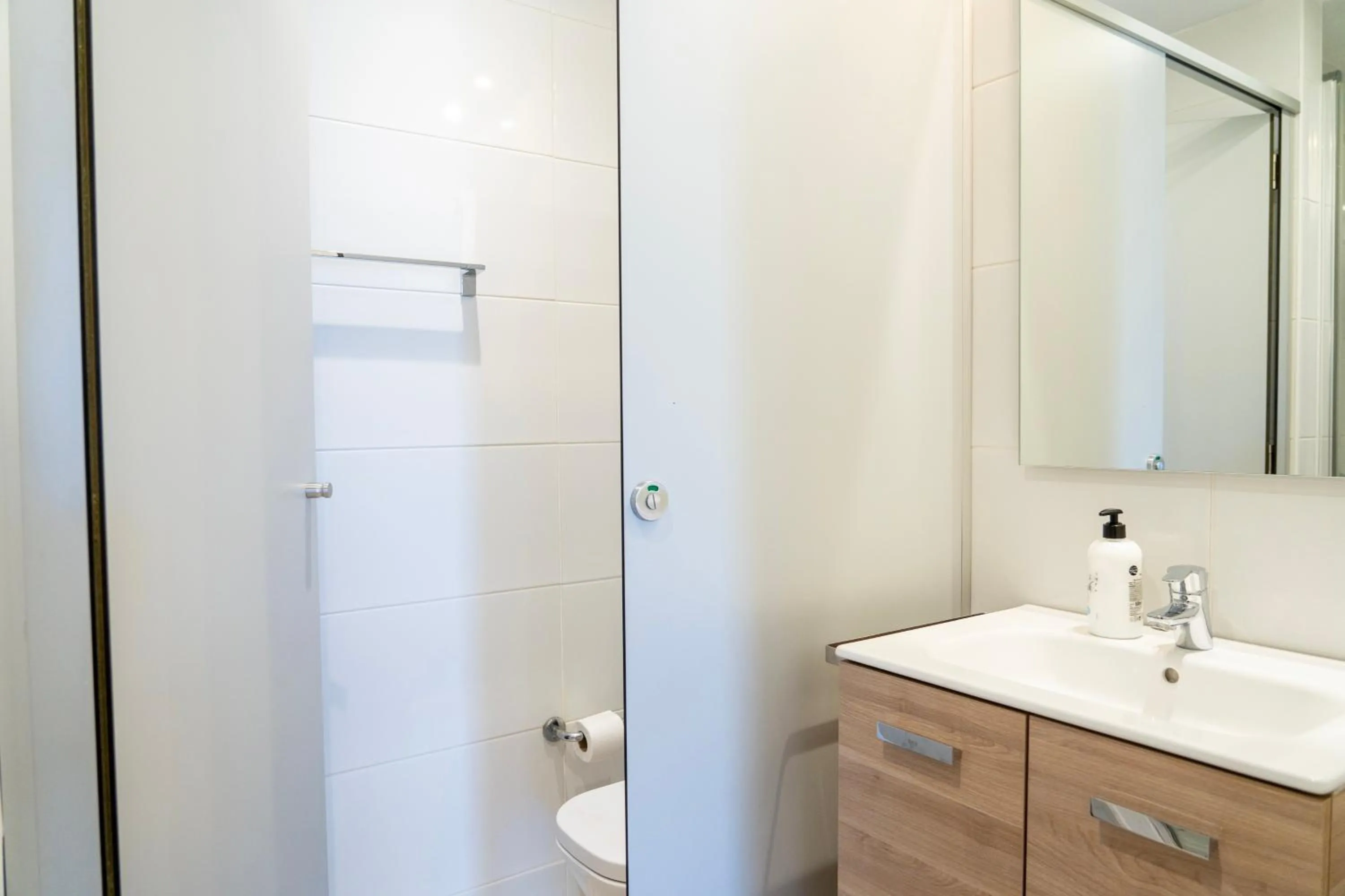 Shower in Apartaments Turístics Residencia Vila Nova