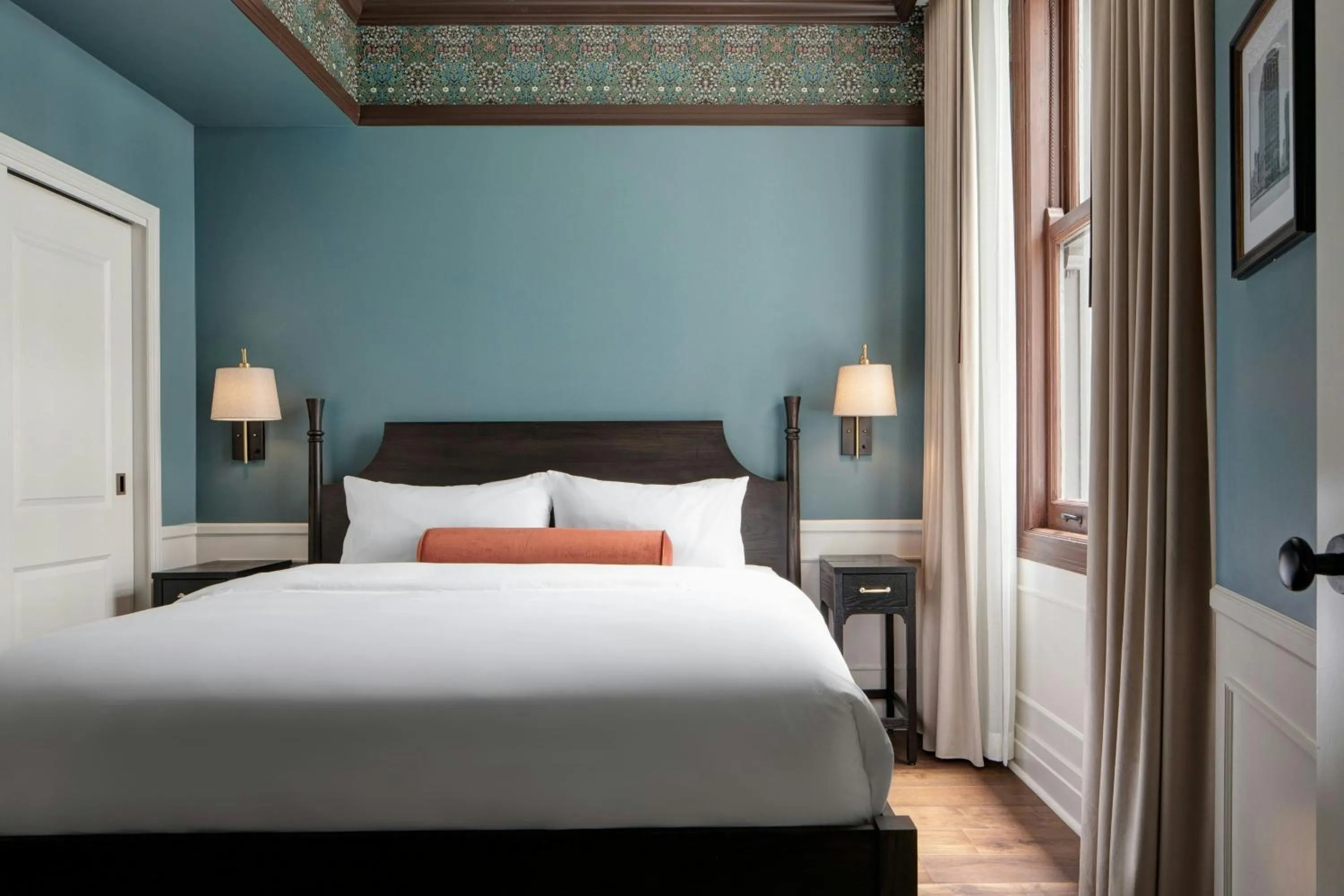 Bedroom, Bed in Hotel David Whitney, Autograph Collection