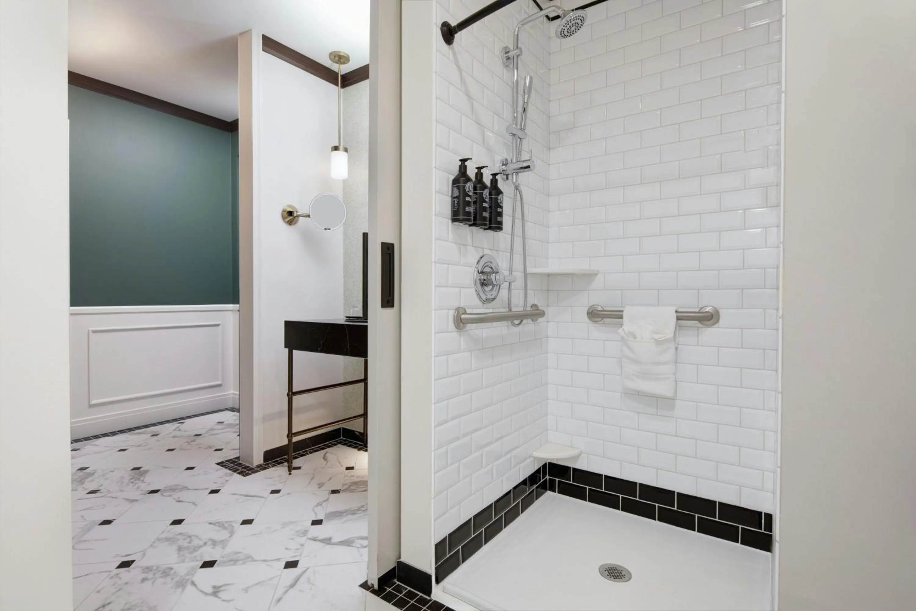 Bathroom in Hotel David Whitney, Autograph Collection