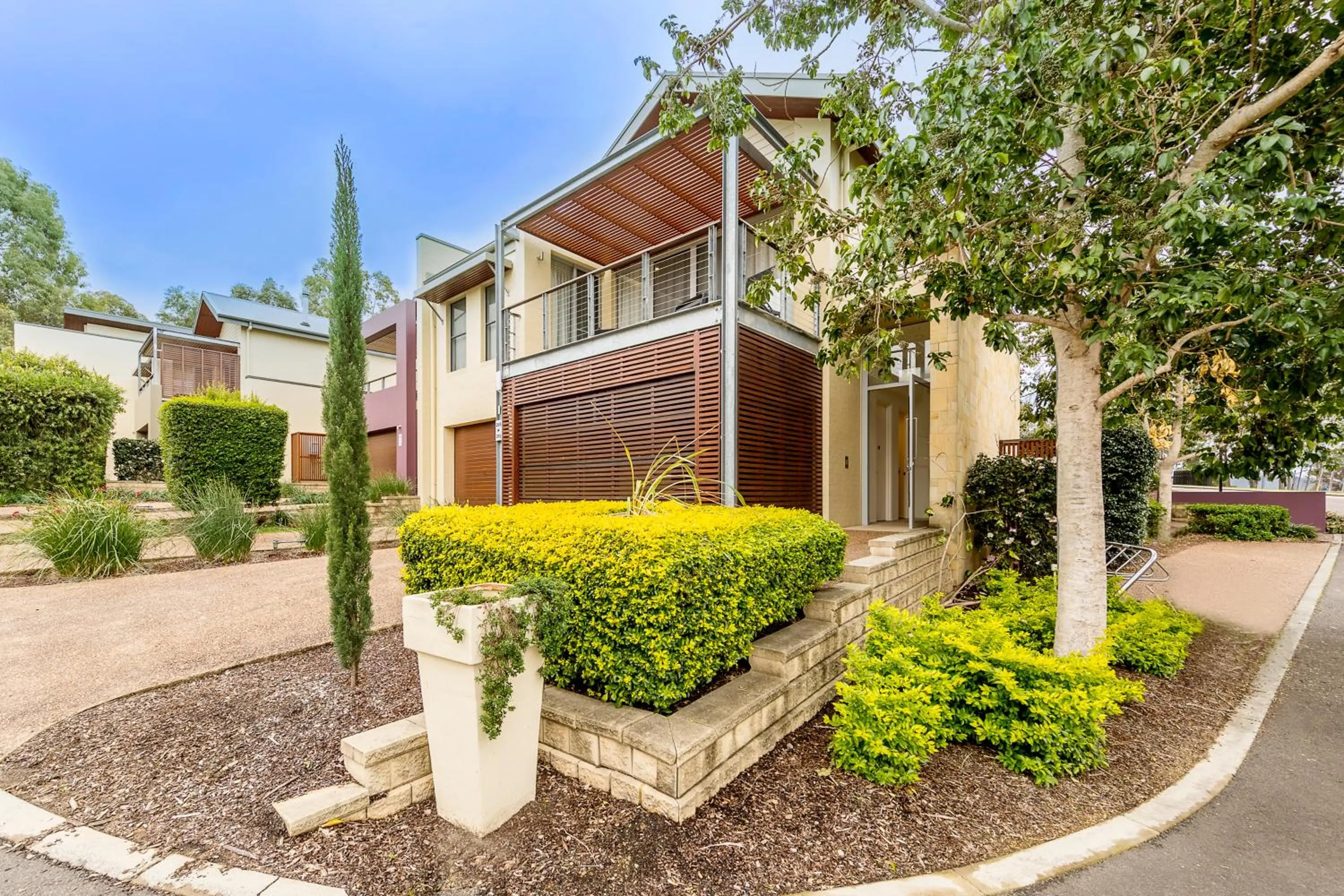 Facade/entrance in Grand Mercure the Vintage, Accor Vacation Club Apartments
