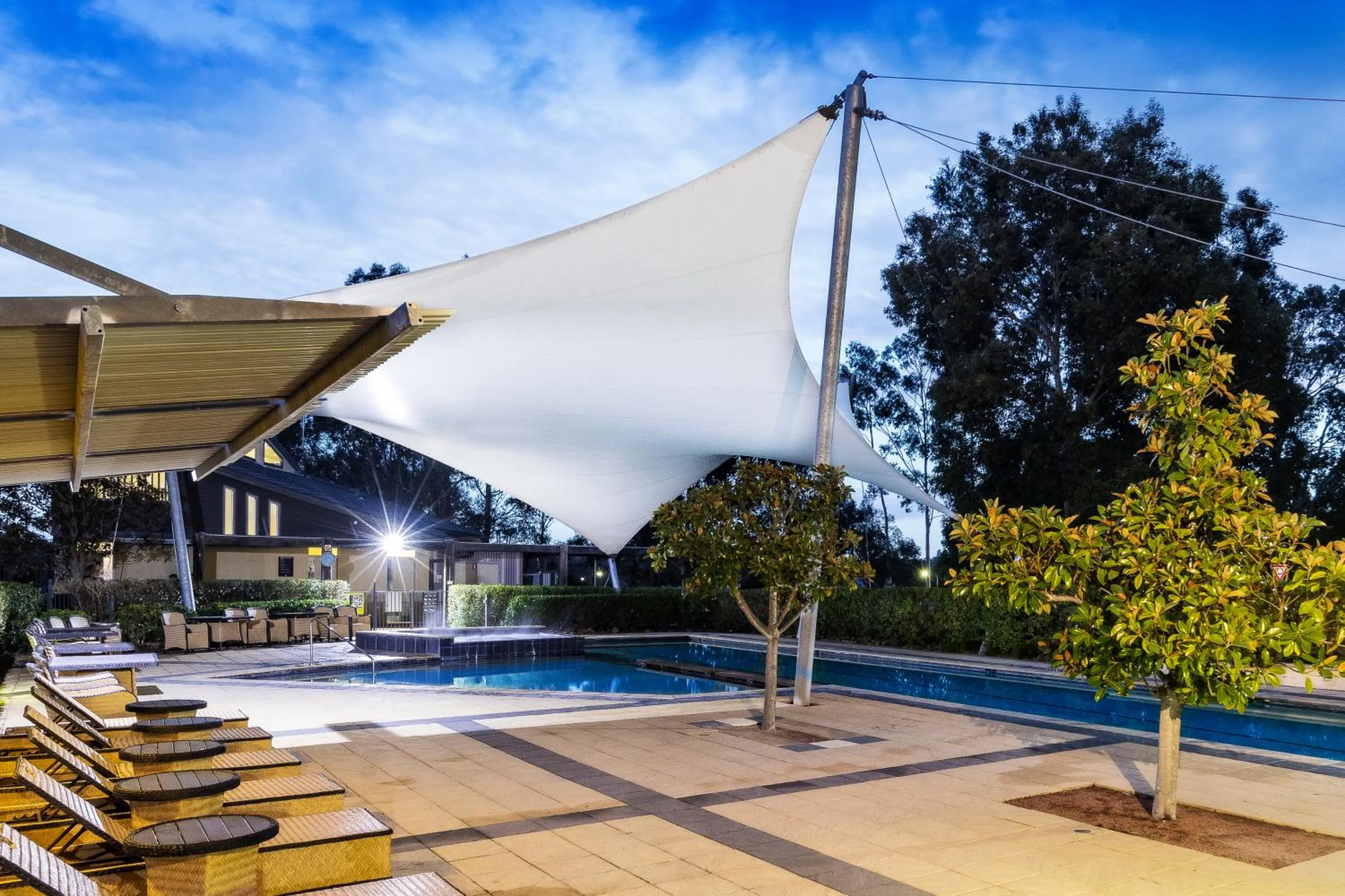 Swimming pool in Grand Mercure the Vintage, Accor Vacation Club Apartments