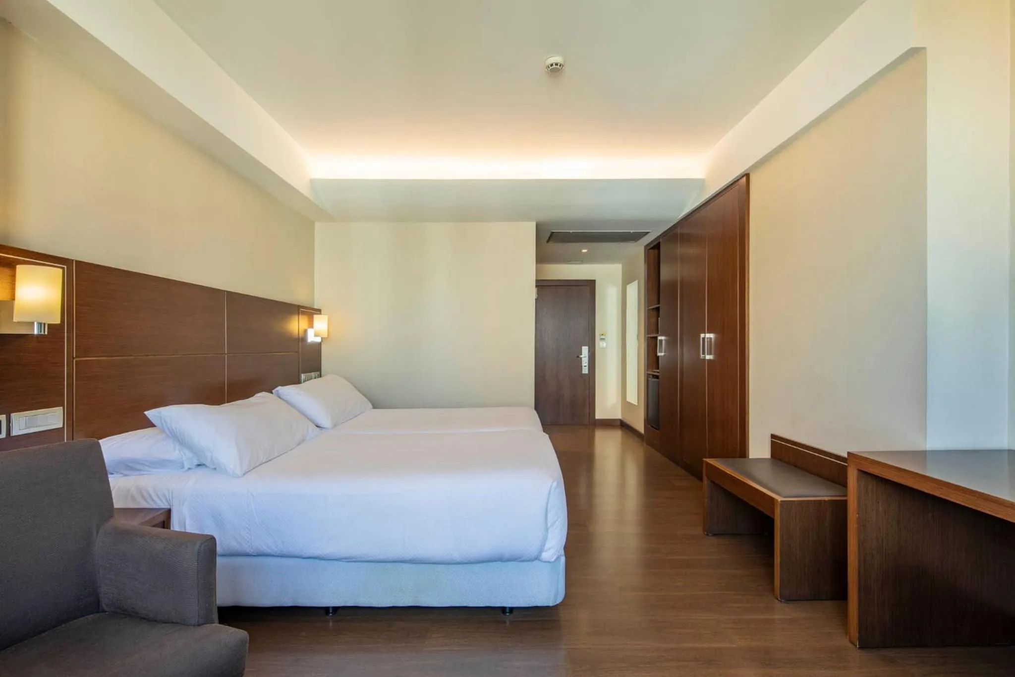 Facade/entrance, Bed in Hotel Coia de Vigo