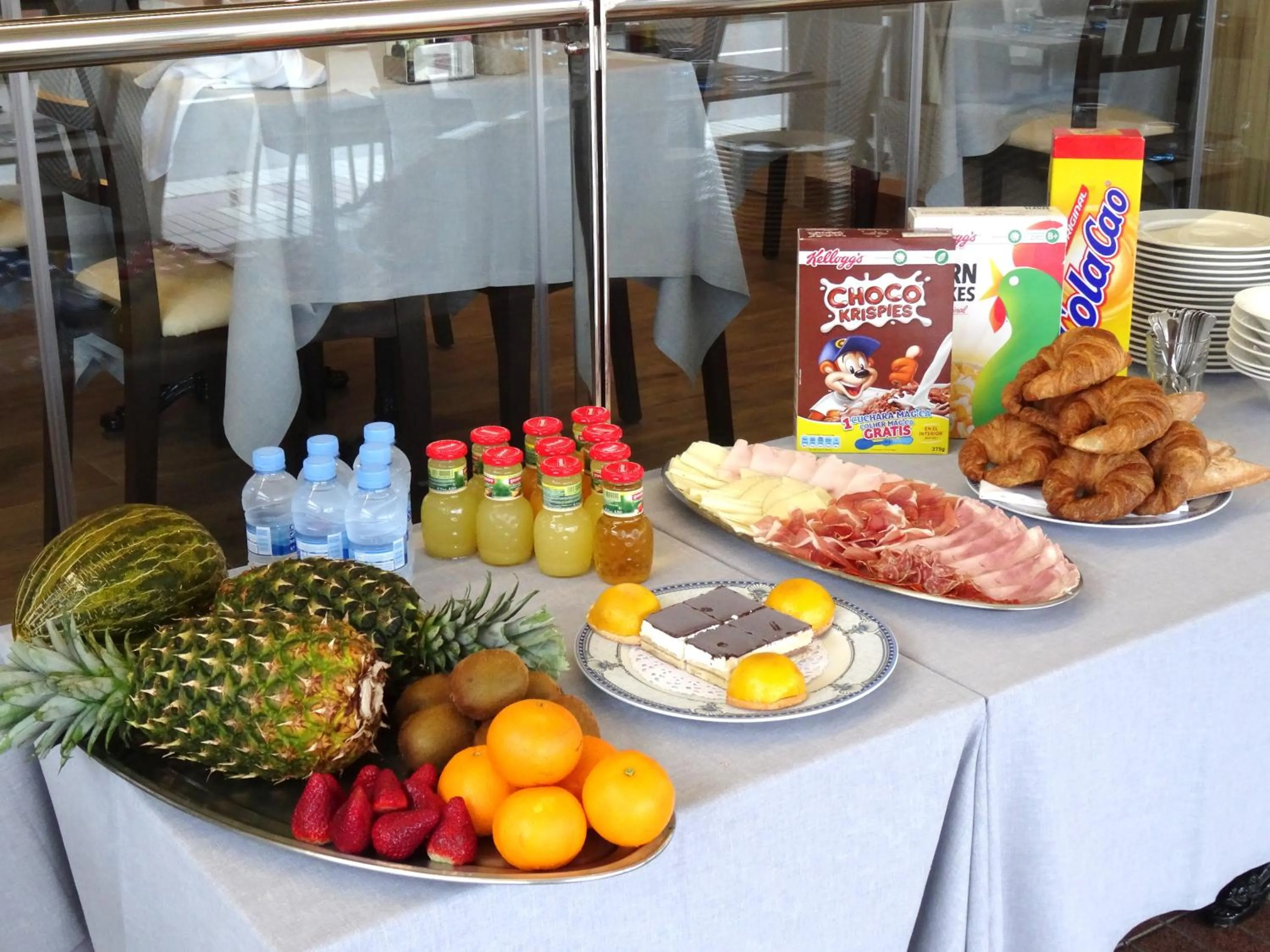 Buffet breakfast in Hotel Victoria