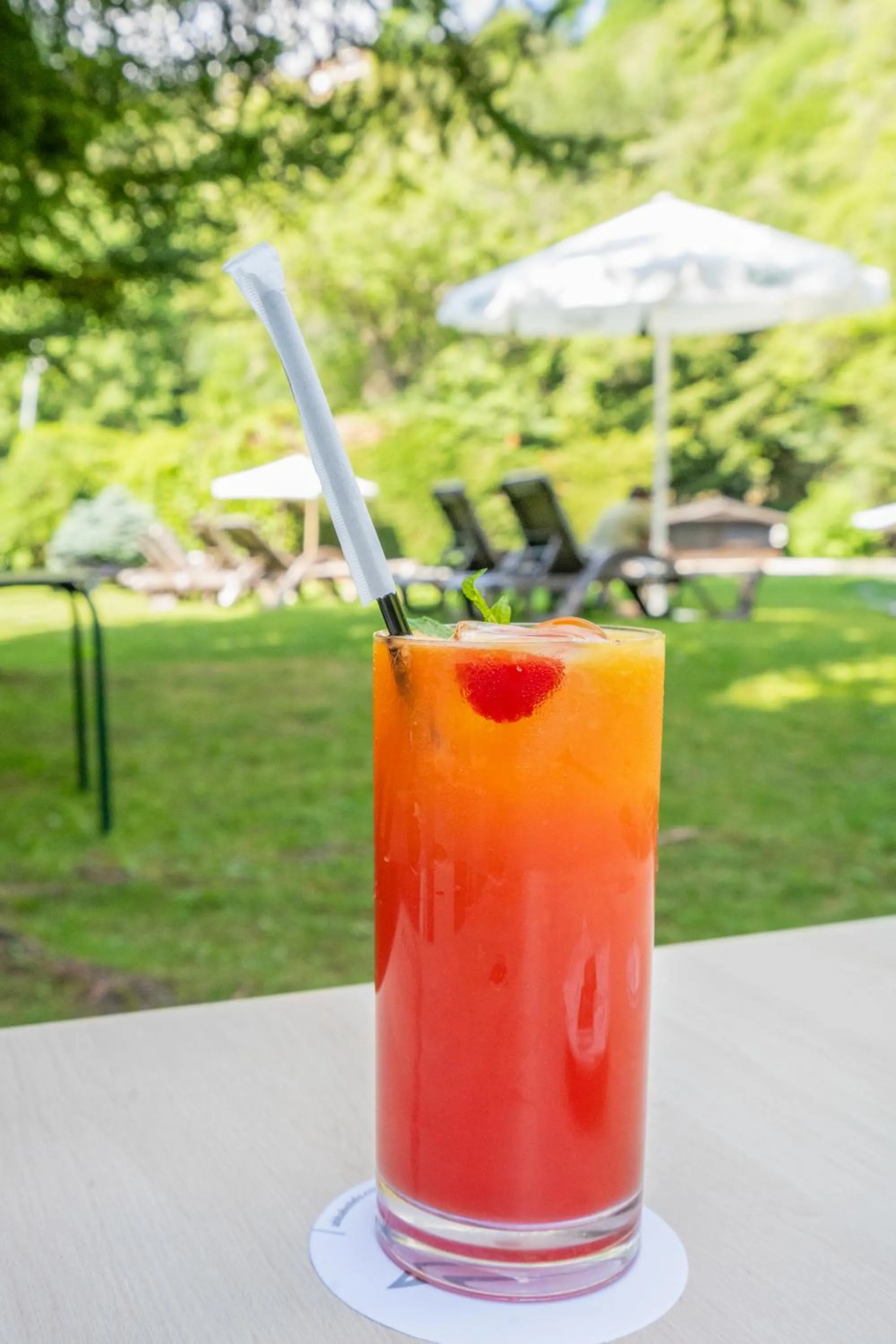 Food and drinks in Abba Xalet Suites Hotel