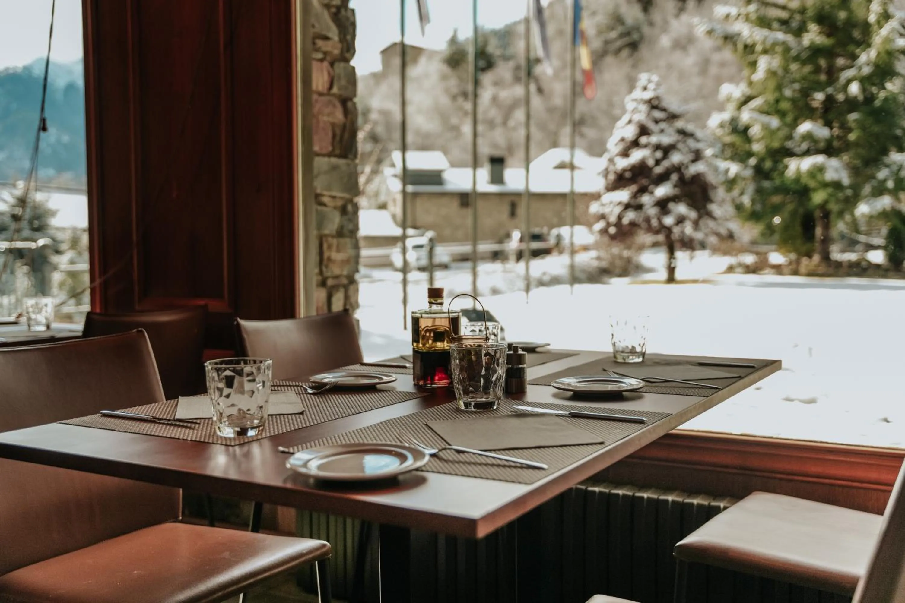 Restaurant/places to eat in Abba Xalet Suites Hotel