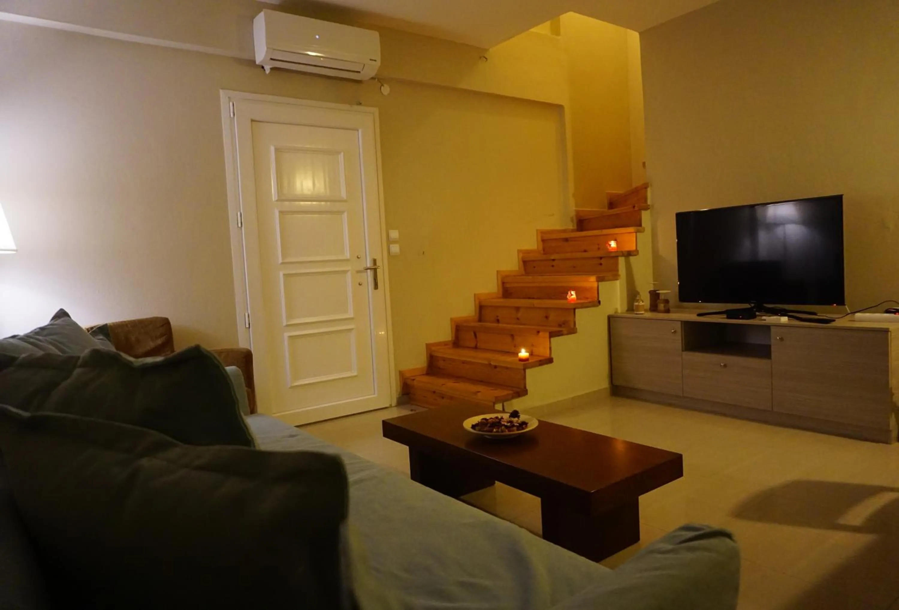 Night in Villa Orama