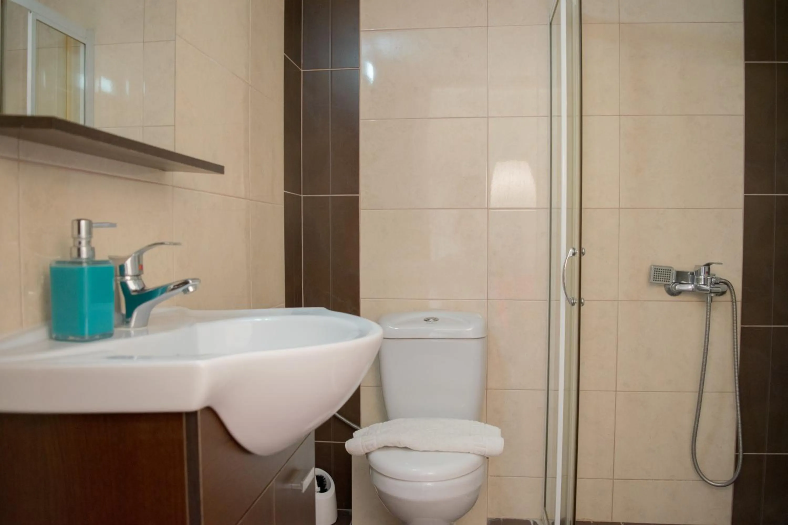 Shower in Villa Orama