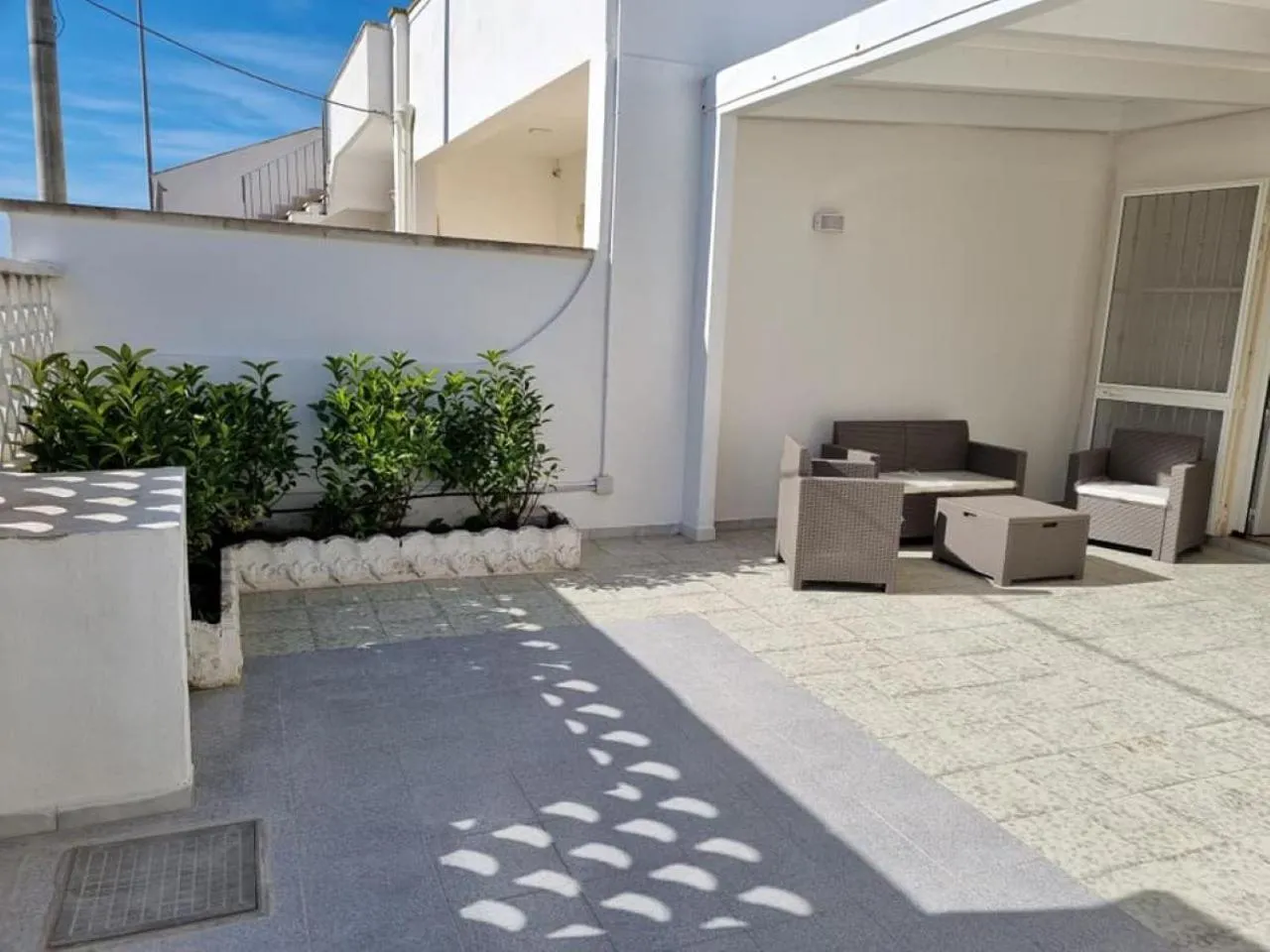 Facade/entrance in Alvaro Holiday Home