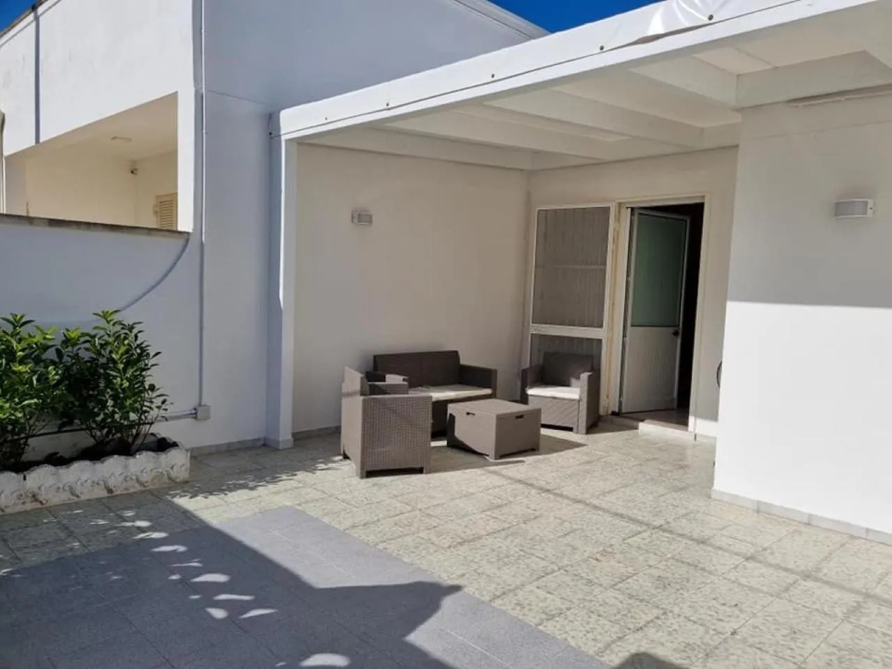 Facade/entrance in Alvaro Holiday Home