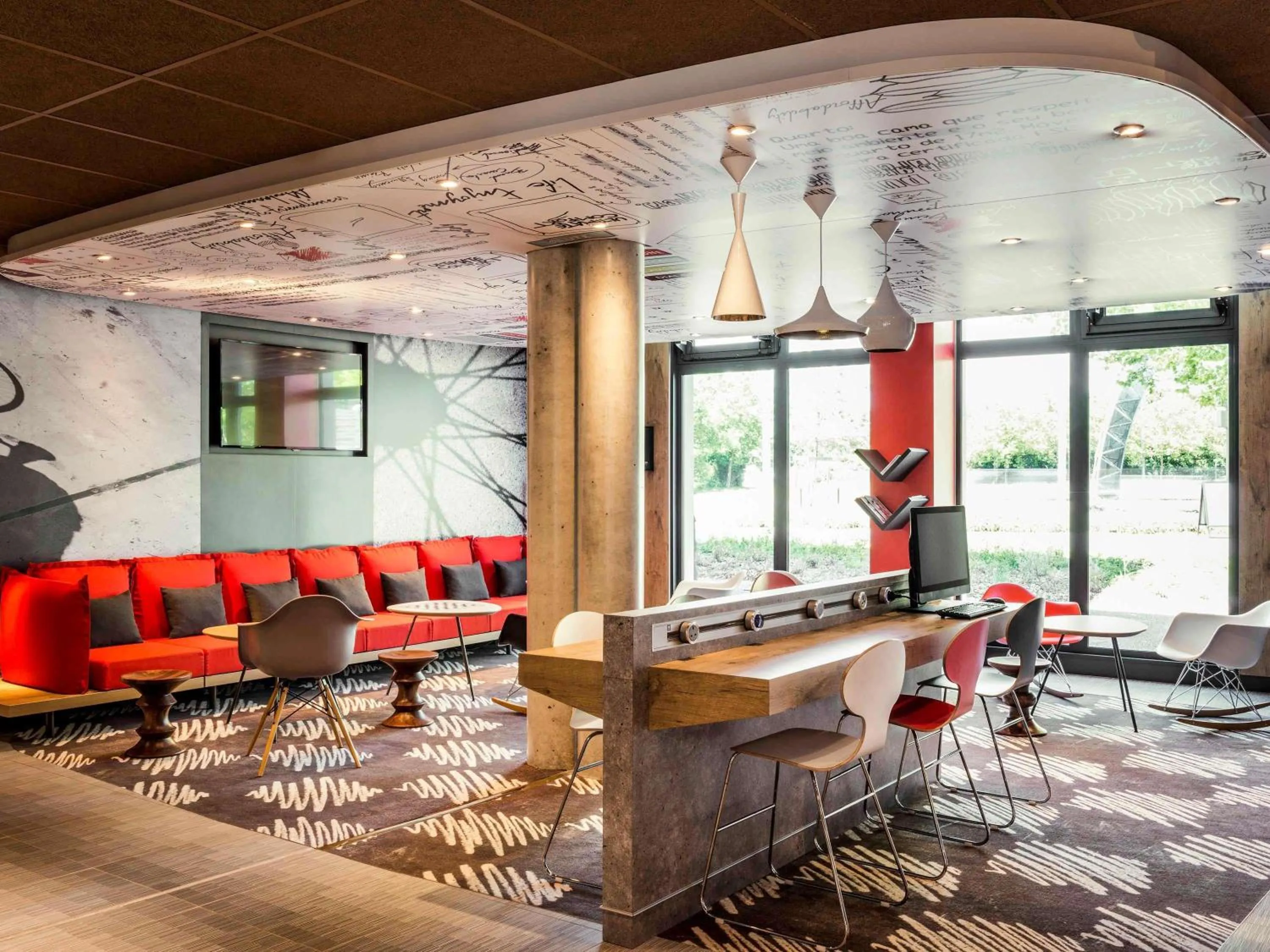 Property building in ibis Saint Quentin en Yvelines - Vélodrome