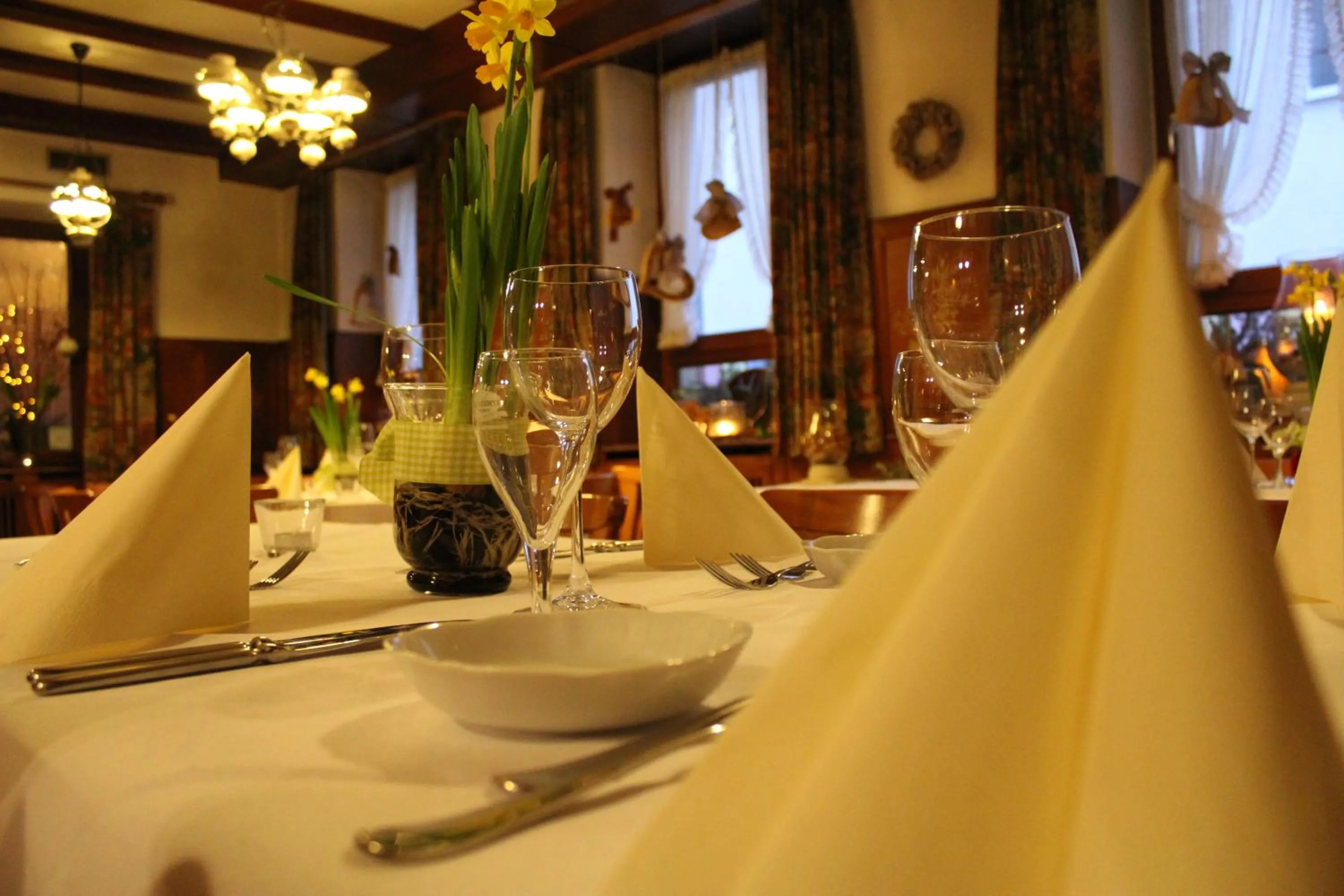 Restaurant/places to eat in Gasthof und Pension zum Löwen