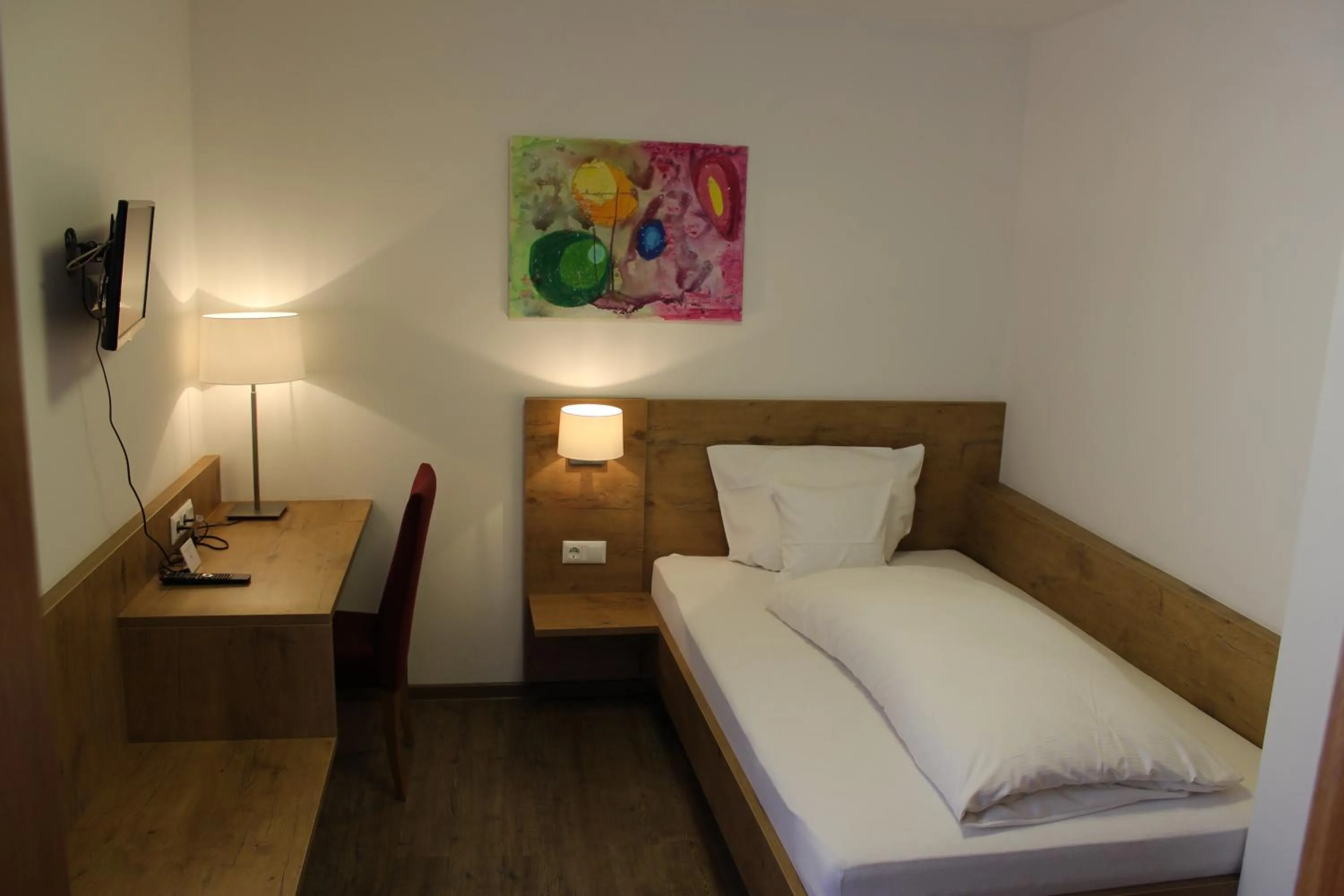 Photo of the whole room, Bed in Gasthof und Pension zum Löwen