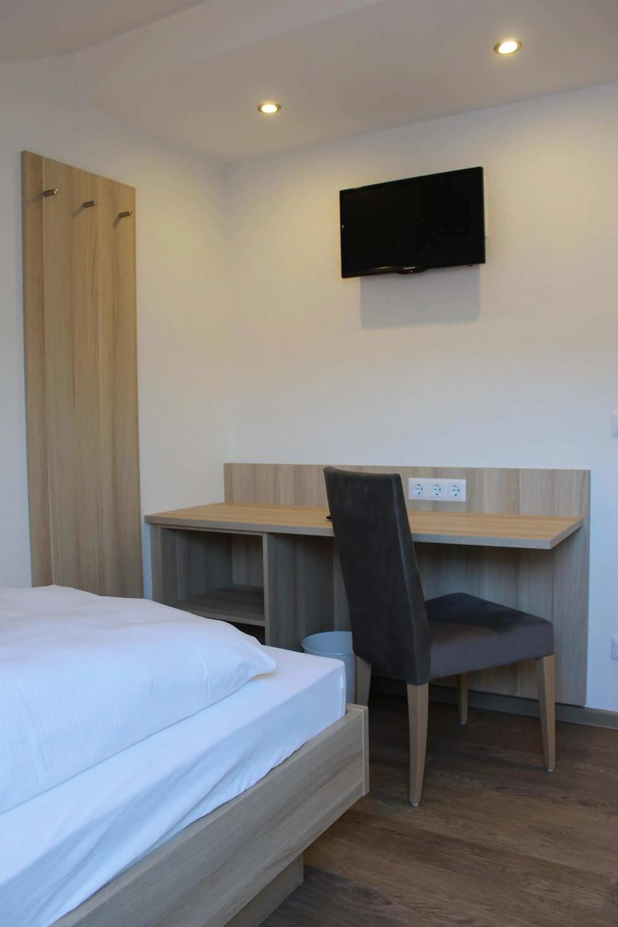 Decorative detail, Bed in Gasthof und Pension zum Löwen