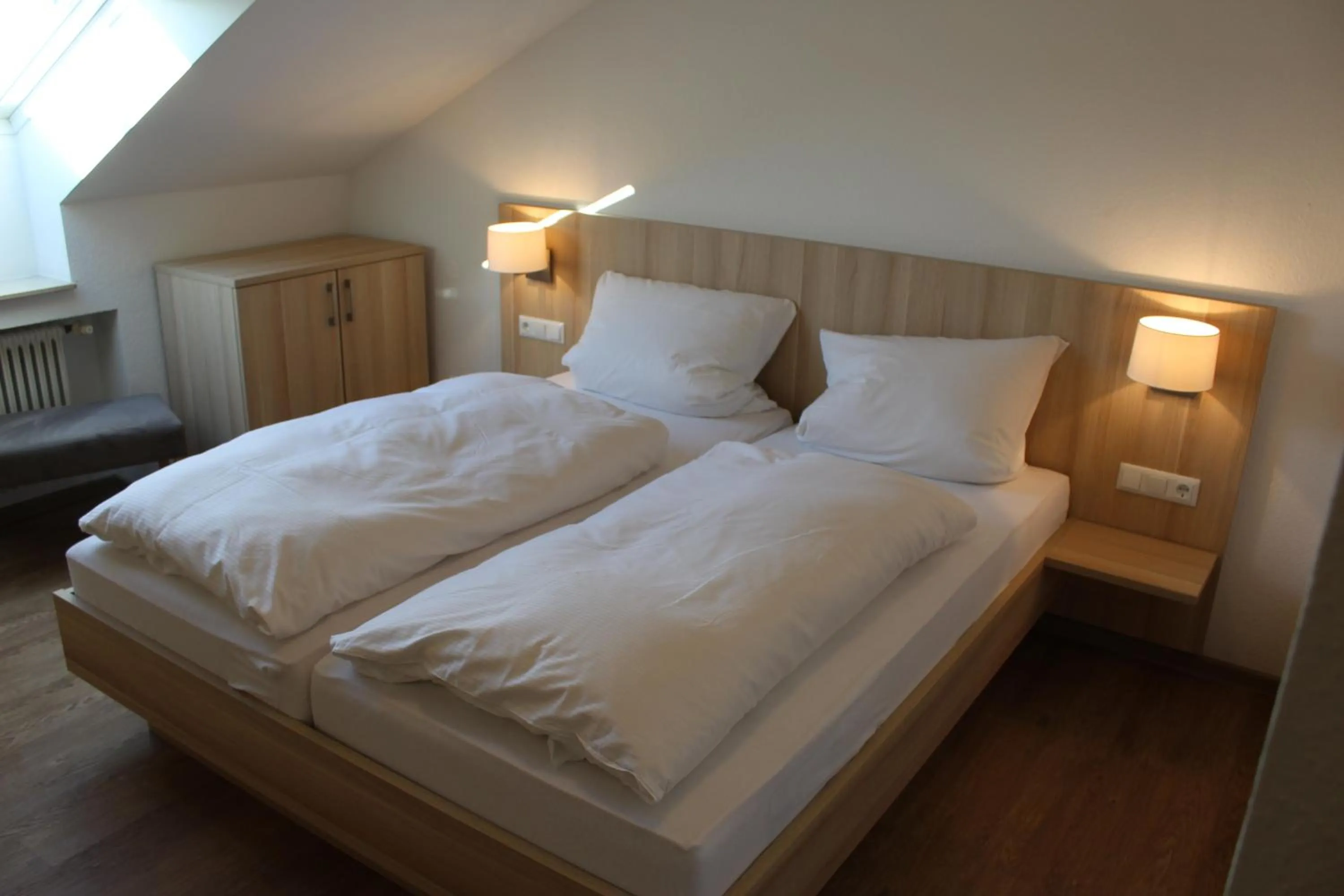 Bed in Gasthof und Pension zum Löwen