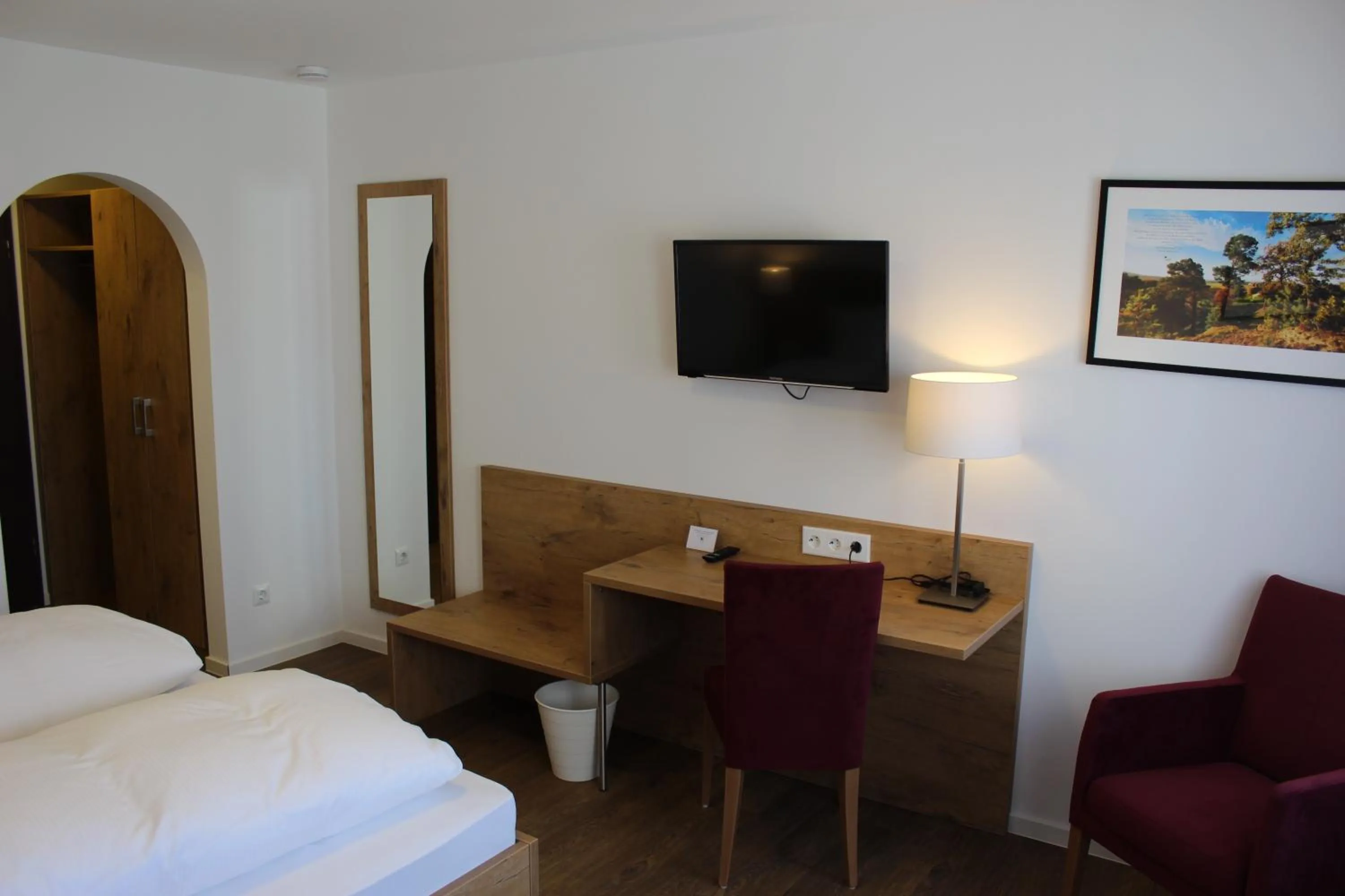 Photo of the whole room, Bed in Gasthof und Pension zum Löwen