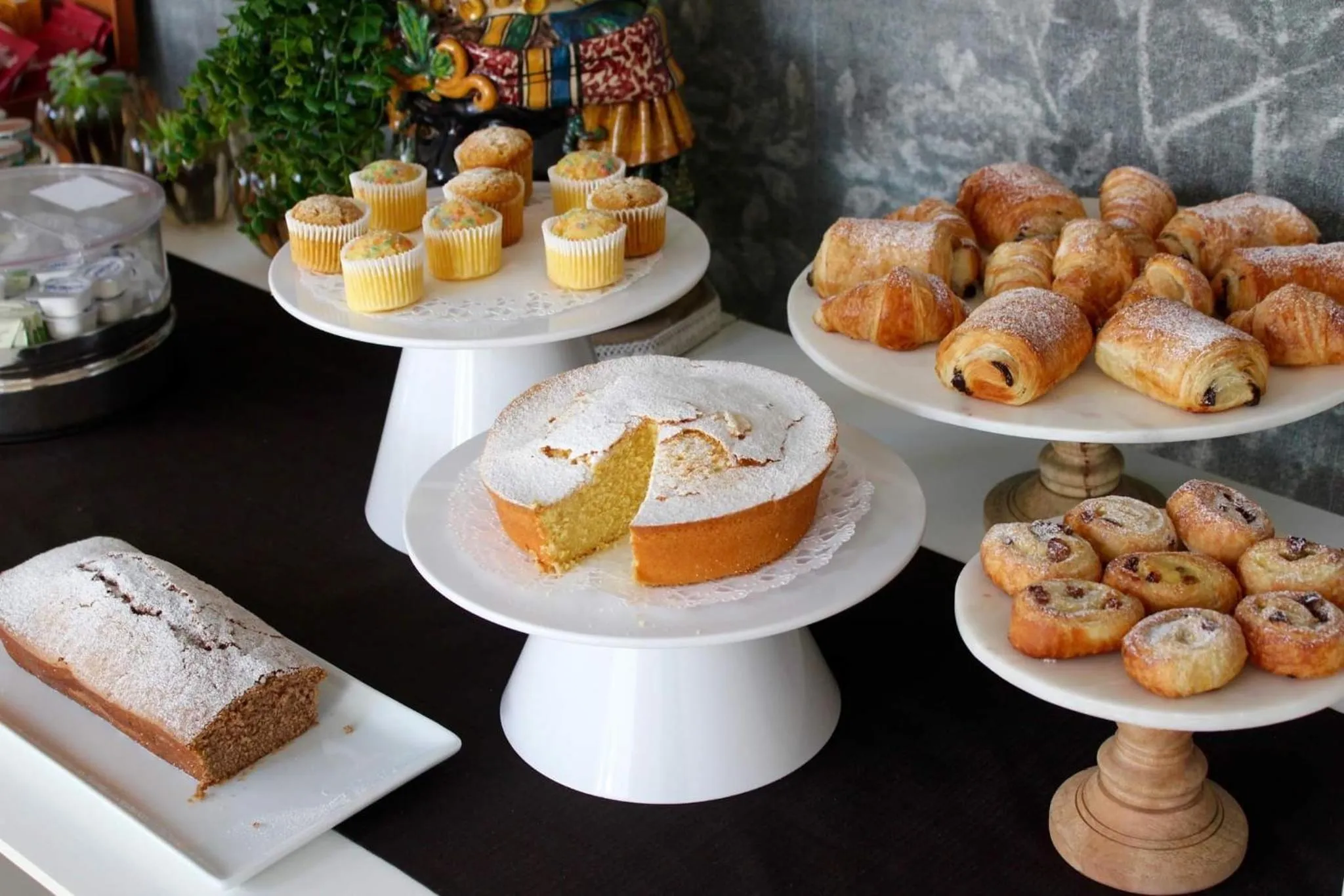 Breakfast in Talè Restaurant & Suite