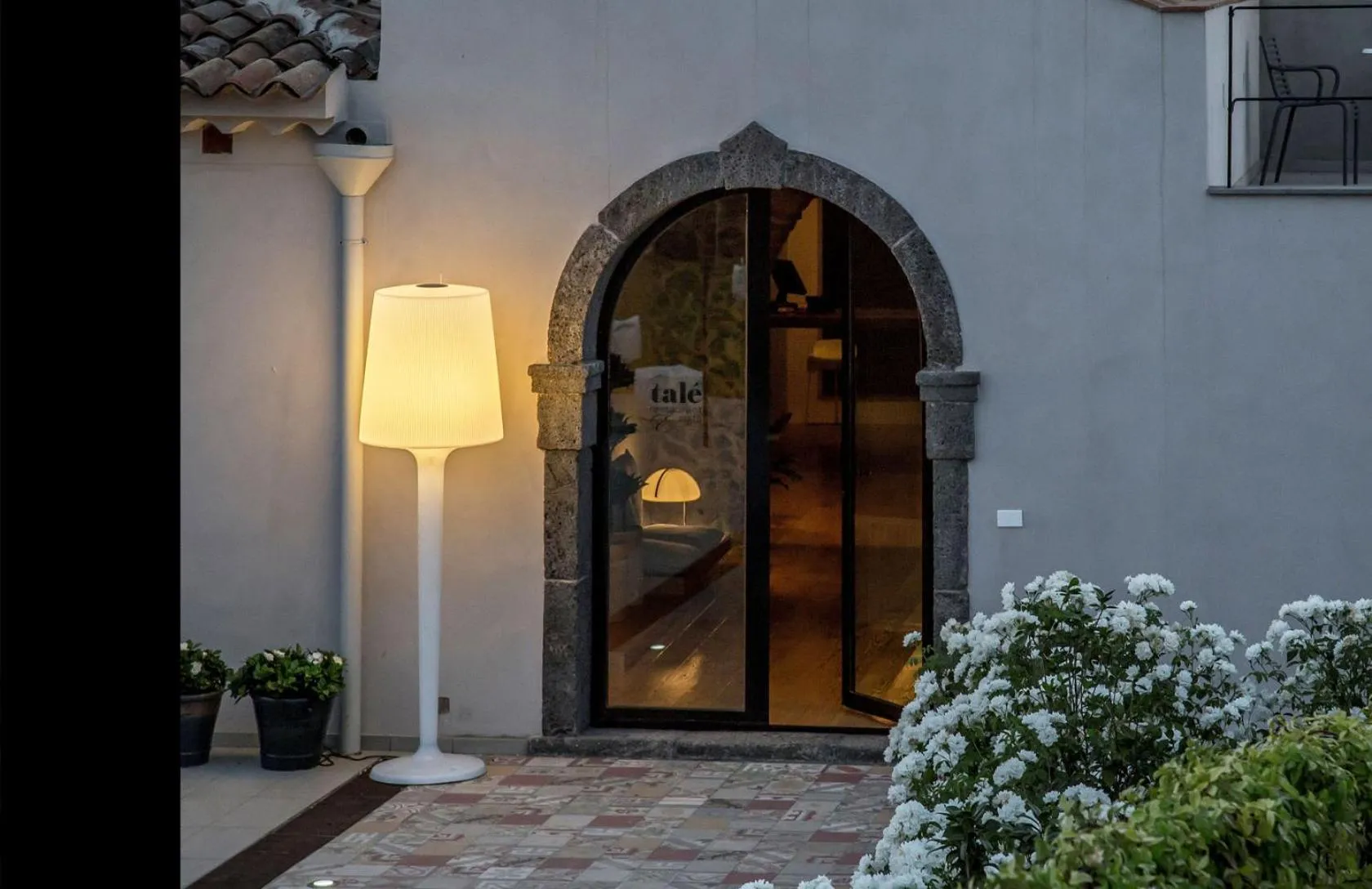 Talè Restaurant & Suite