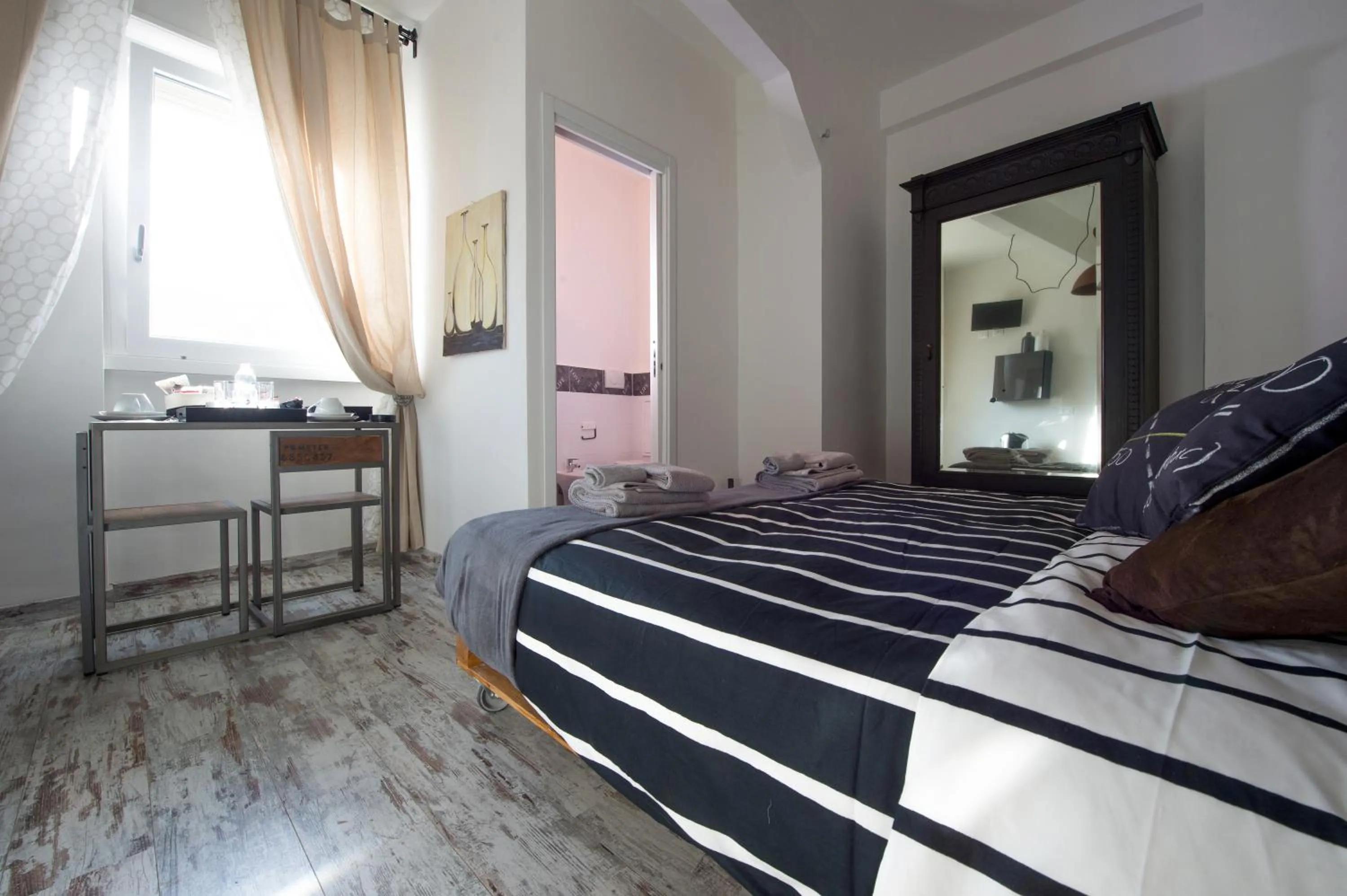 Day, Bed in Letto e Latte Roma Guest House