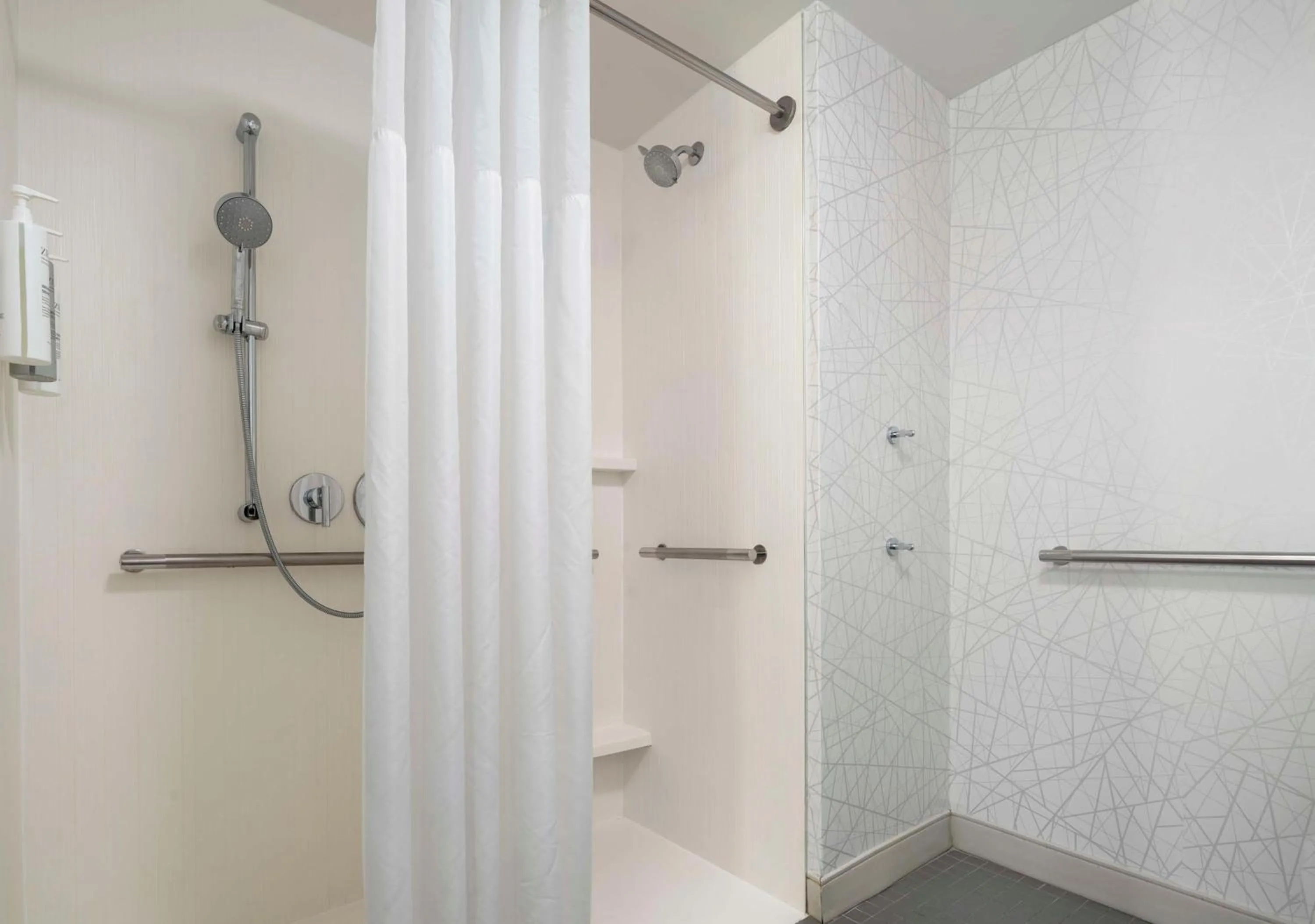 Bathroom in Hampton Inn & Suites-Worcester, MA