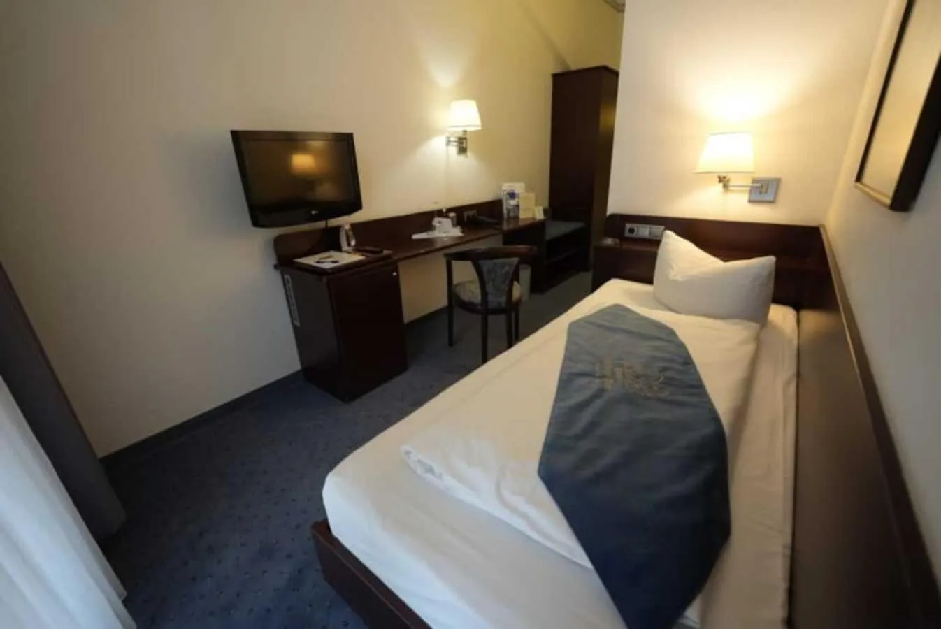 Bed in Hotel Goldener Adler