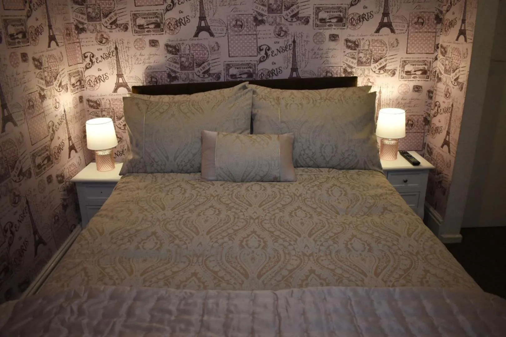 Bed in The Franklyn Hotel B&B