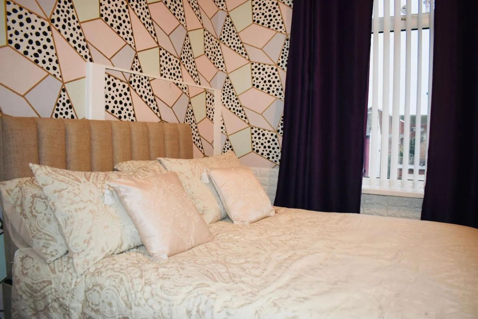 Bed in The Franklyn Hotel B&B