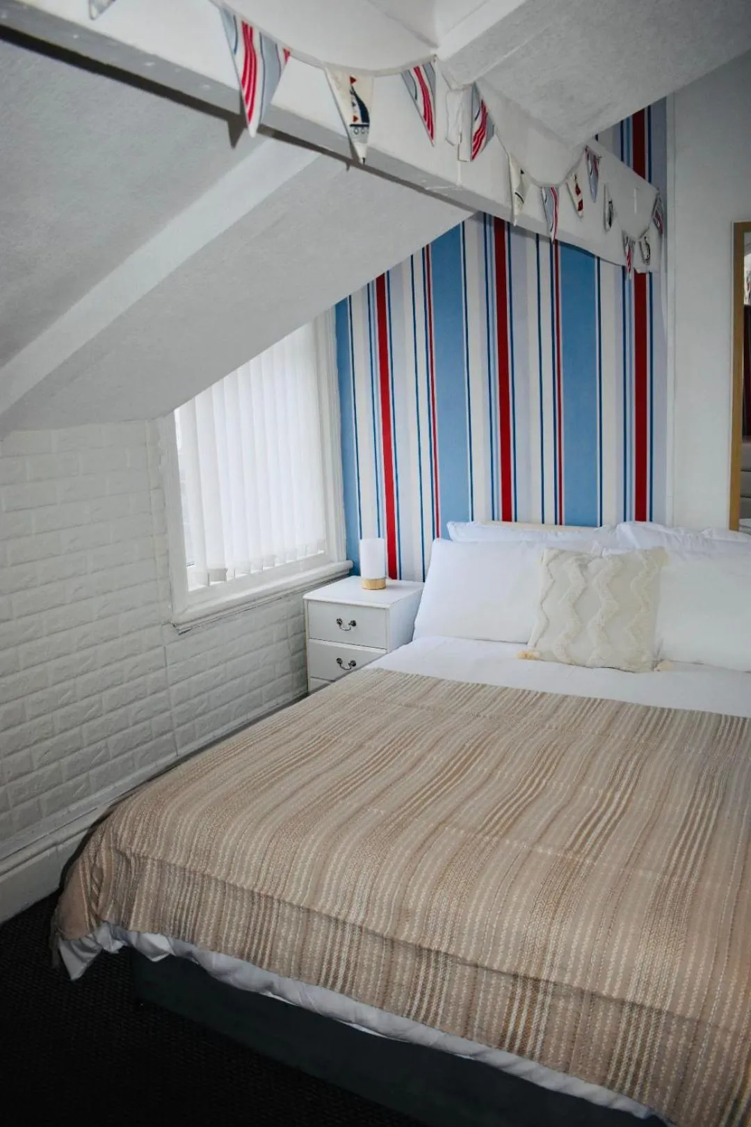 Bed in The Franklyn Hotel B&B