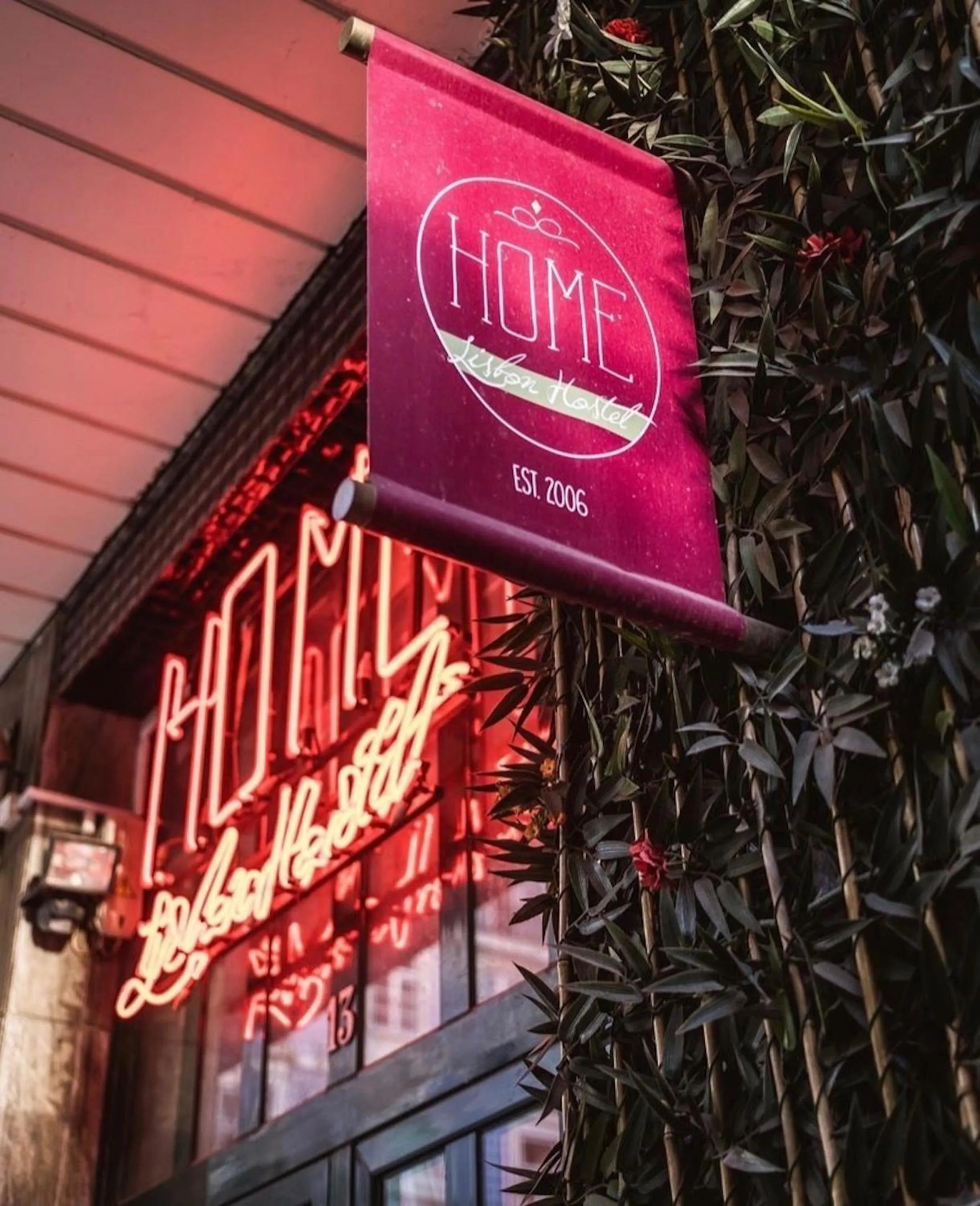 Property building in Home Lisbon Hostel