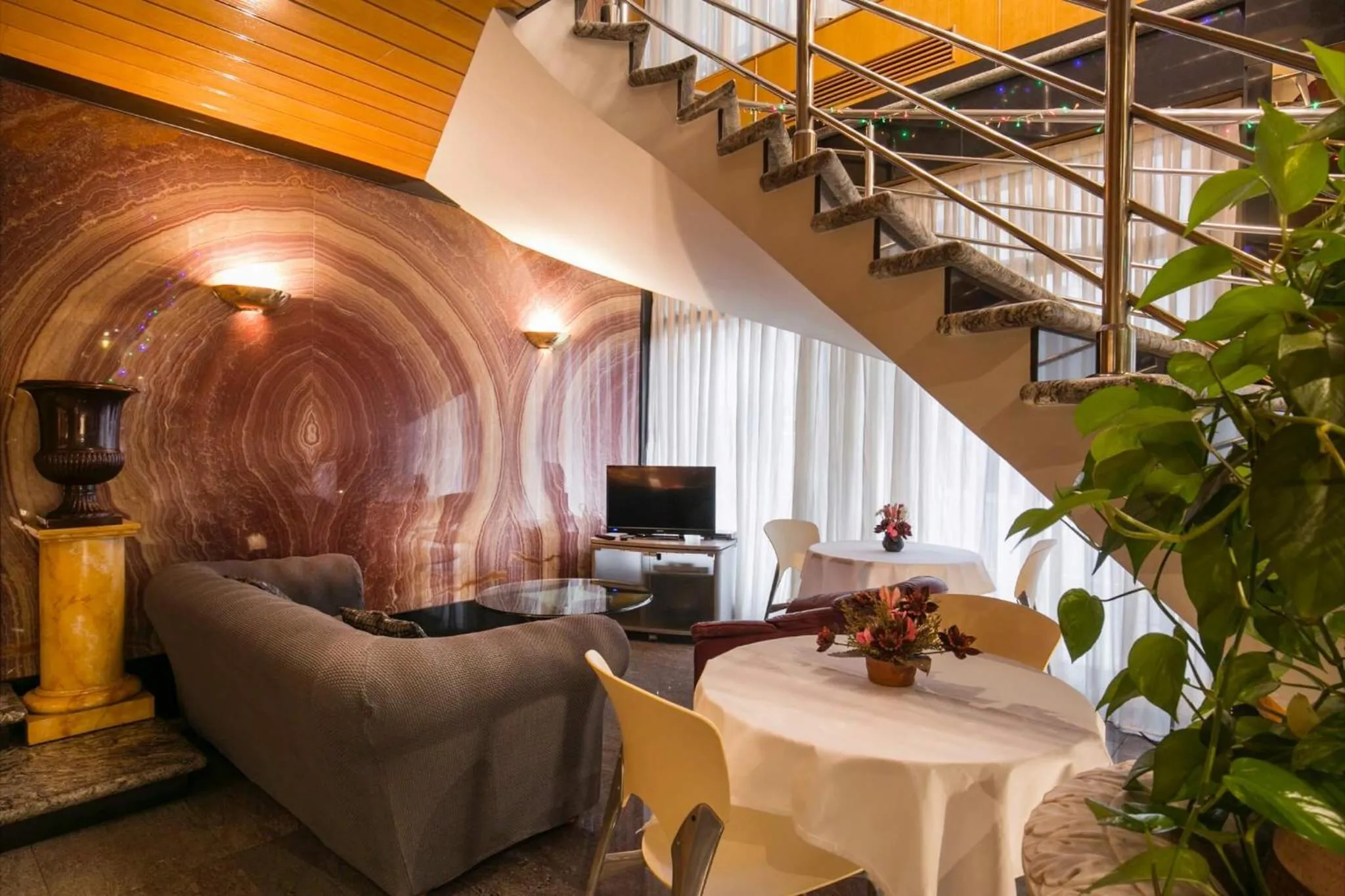 Lobby or reception in Yomo Imperial