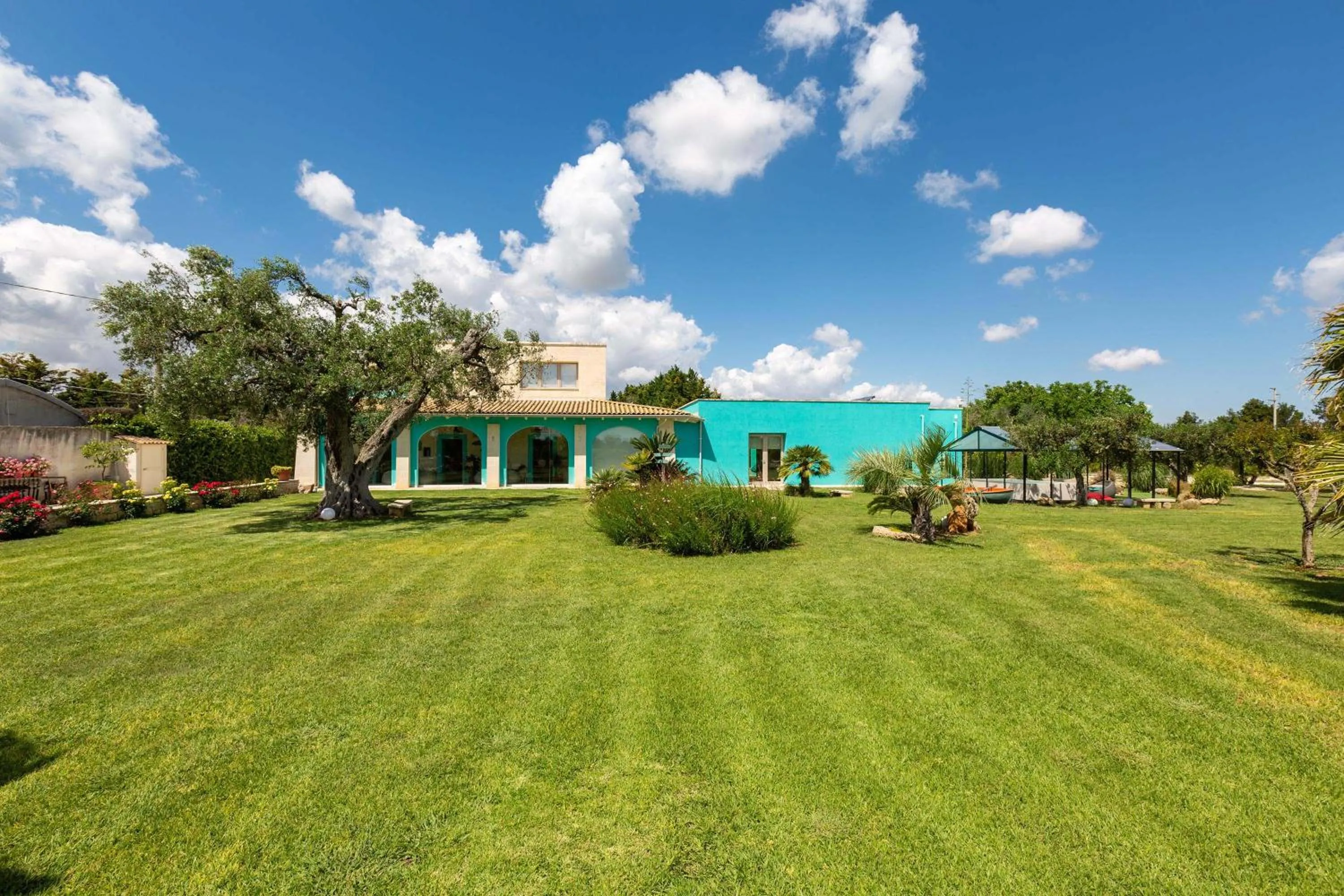 Property building in Tenuta Donna Caterina by BarbarHouse