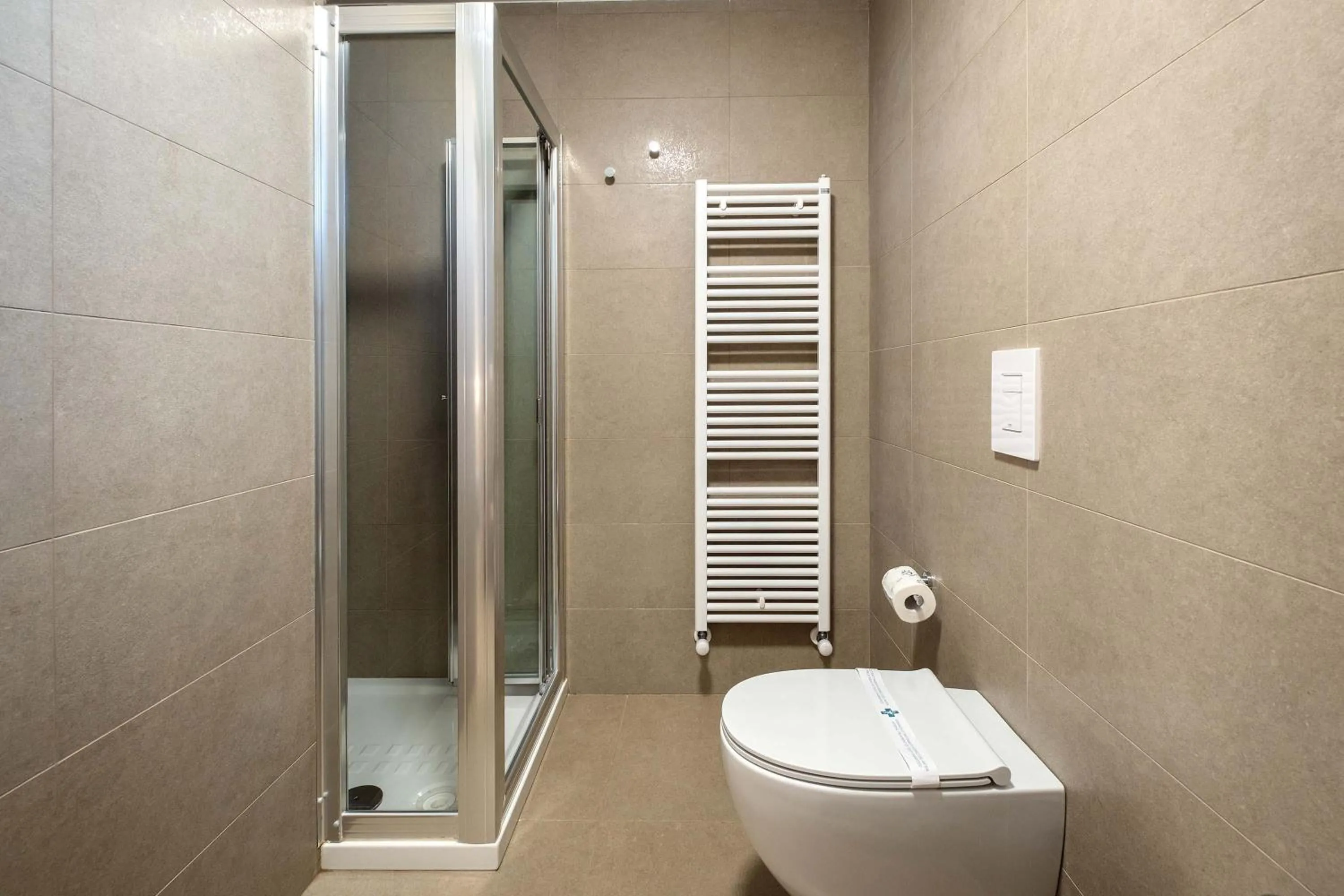 Shower in Tenuta Donna Caterina by BarbarHouse