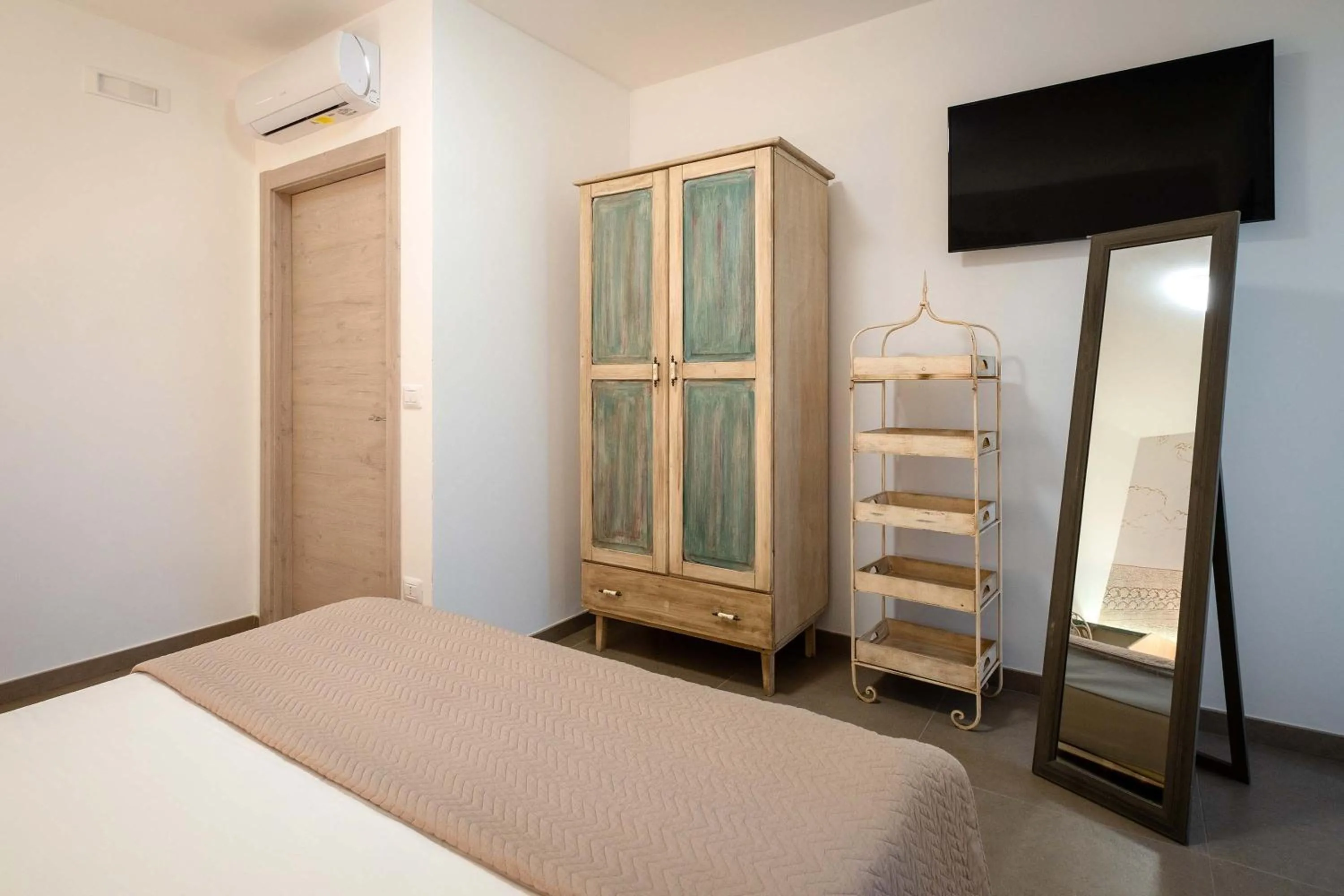 Bed in Tenuta Donna Caterina by BarbarHouse