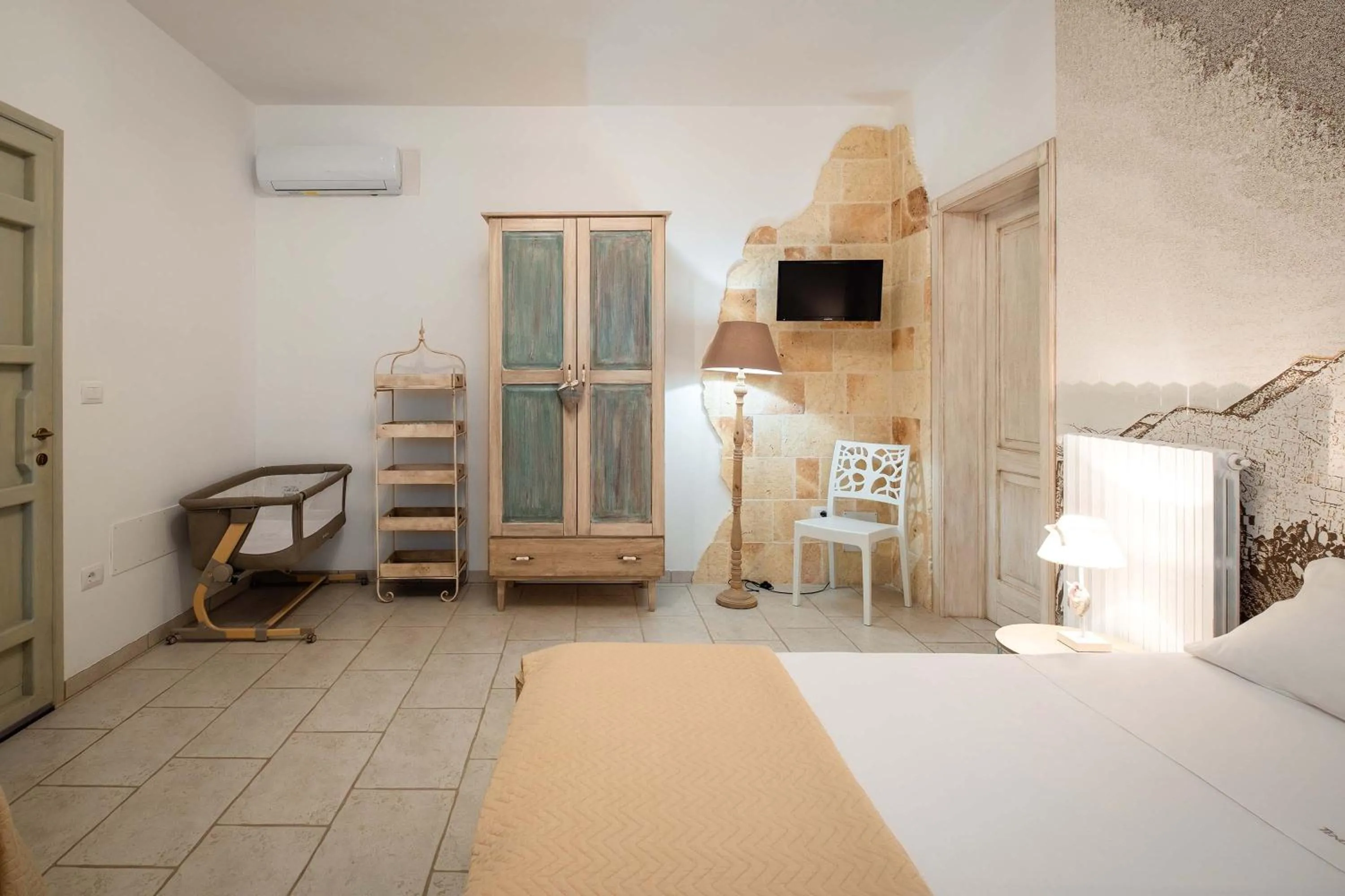 Bed in Tenuta Donna Caterina by BarbarHouse